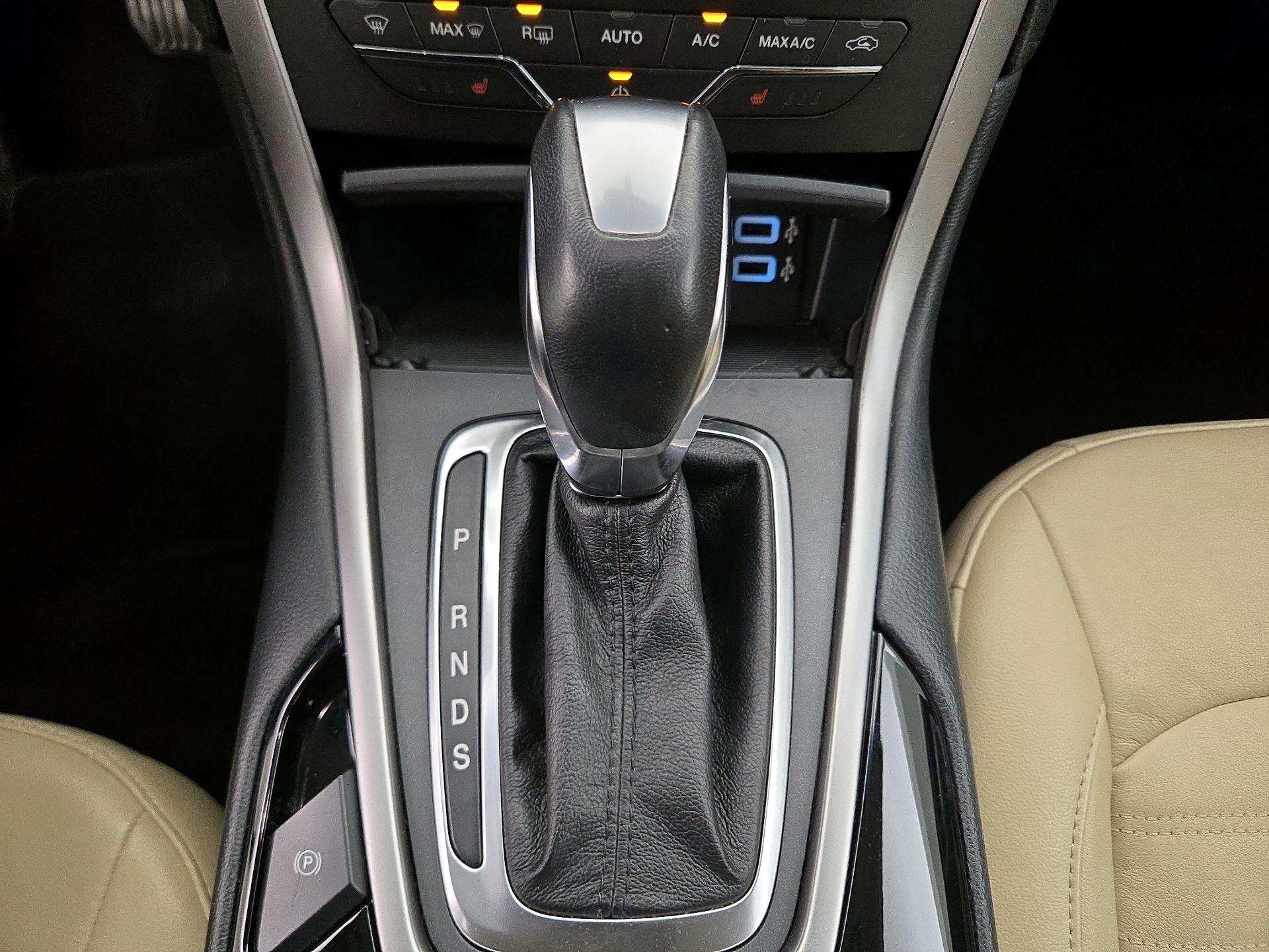 Thumbnail: 2018 Ford Edge - 18