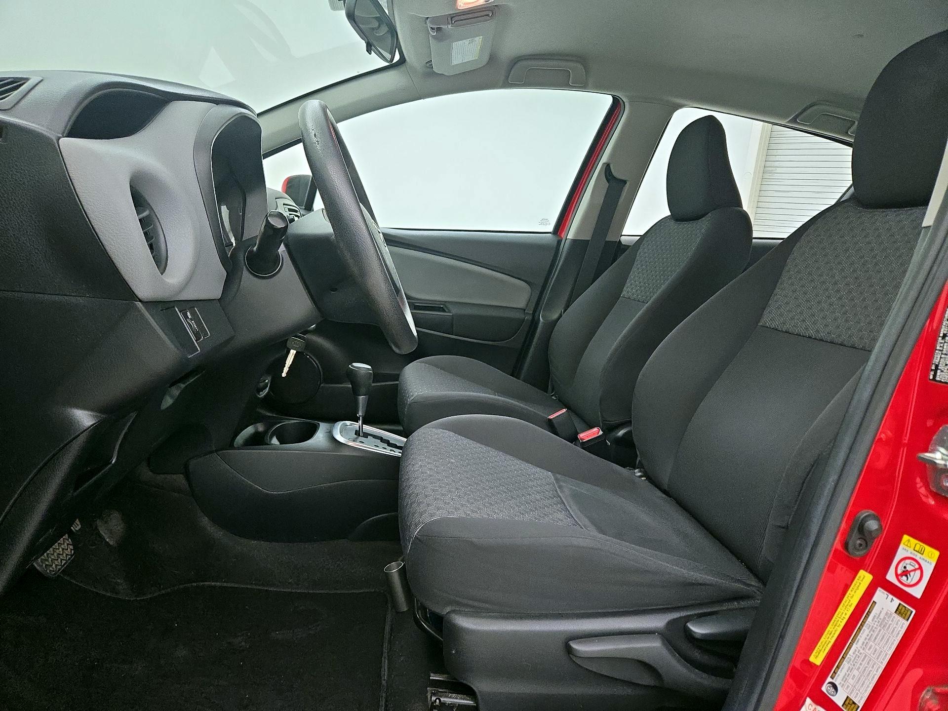 Thumbnail: 2015 Toyota Yaris - 11