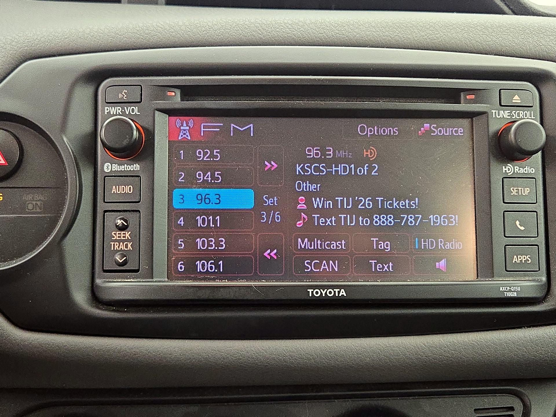 Thumbnail: 2015 Toyota Yaris - 14