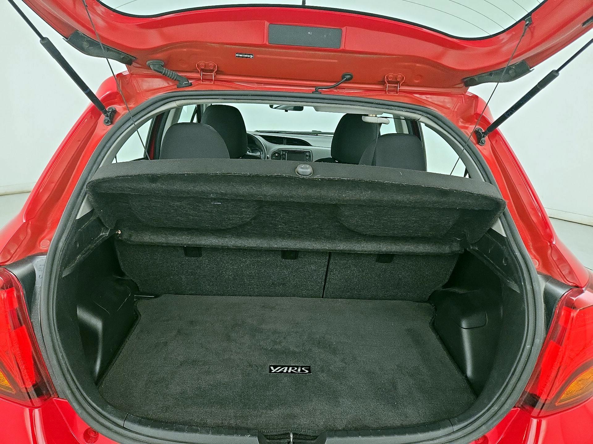 Thumbnail: 2015 Toyota Yaris - 19