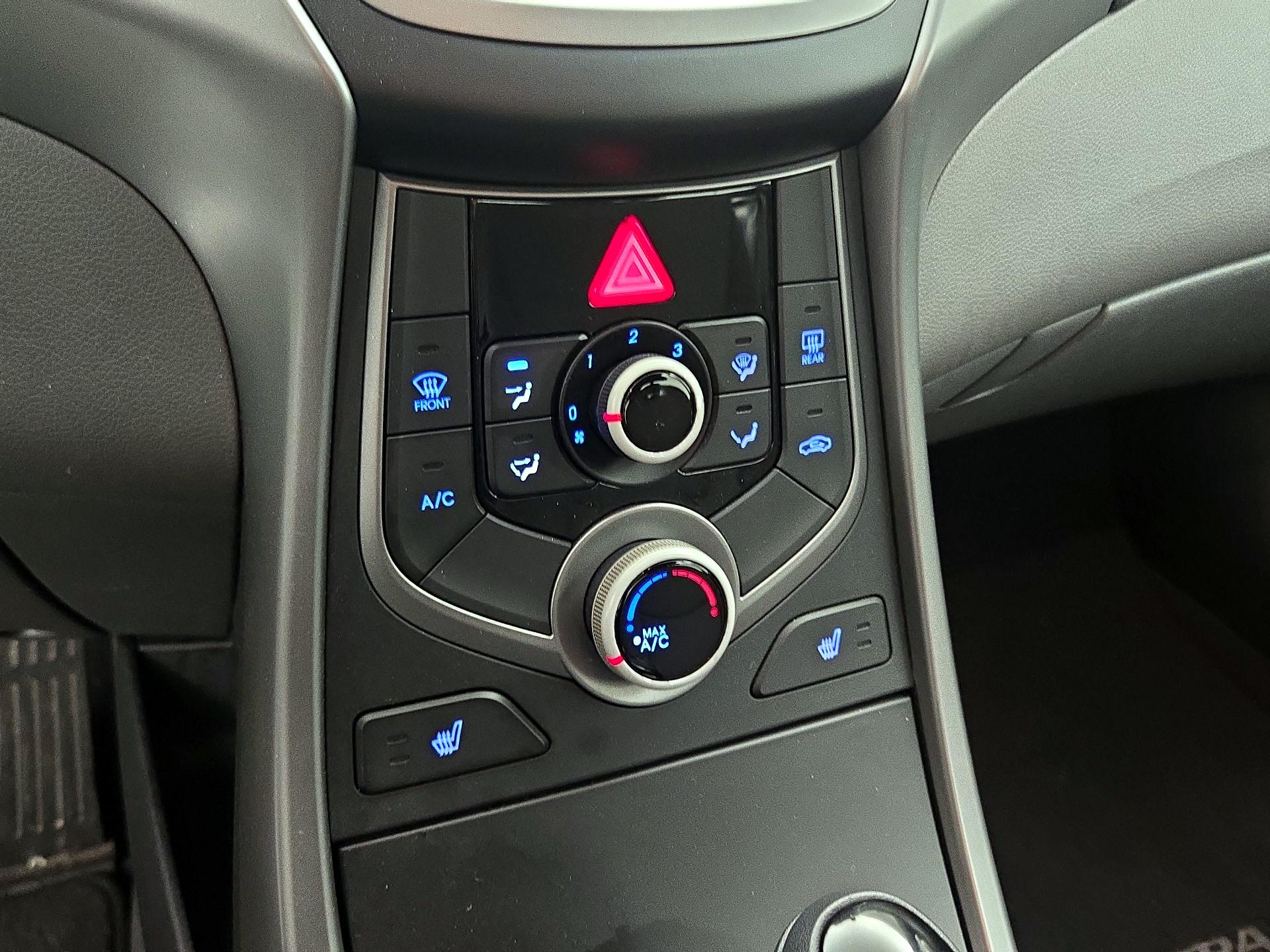 Thumbnail: 2014 Hyundai Elantra - 16