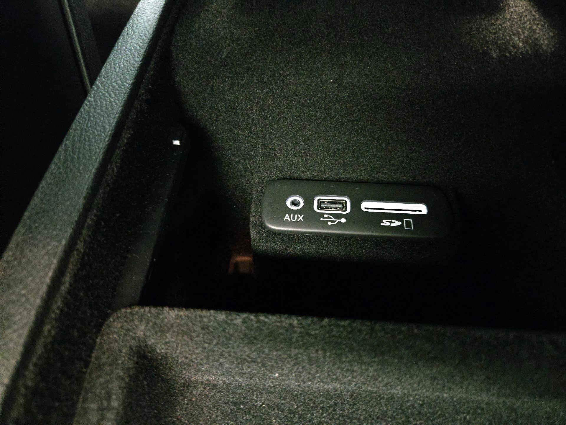 Thumbnail: 2016 Dodge Charger - 19