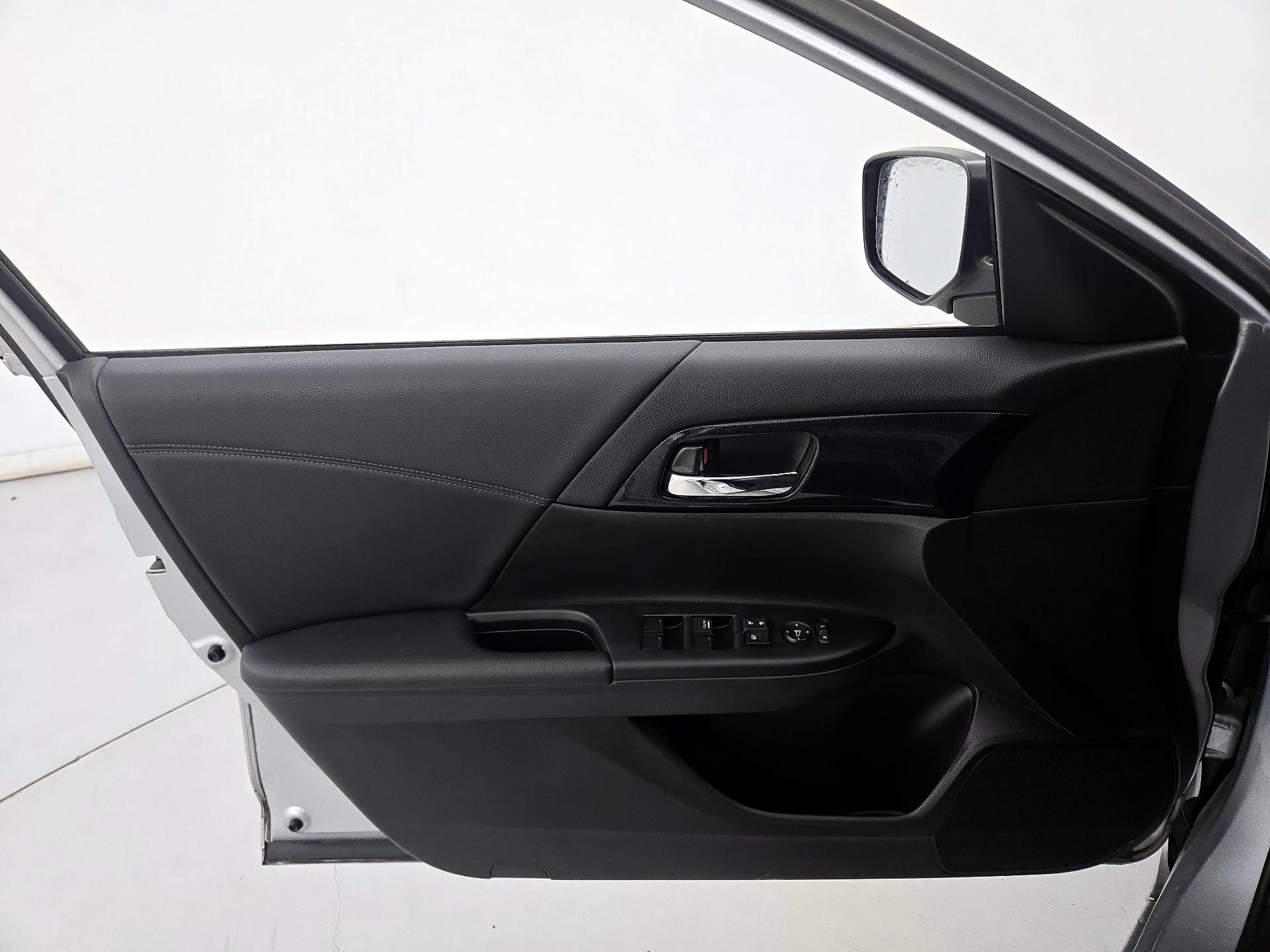 Thumbnail: 2015 Honda Accord - 12