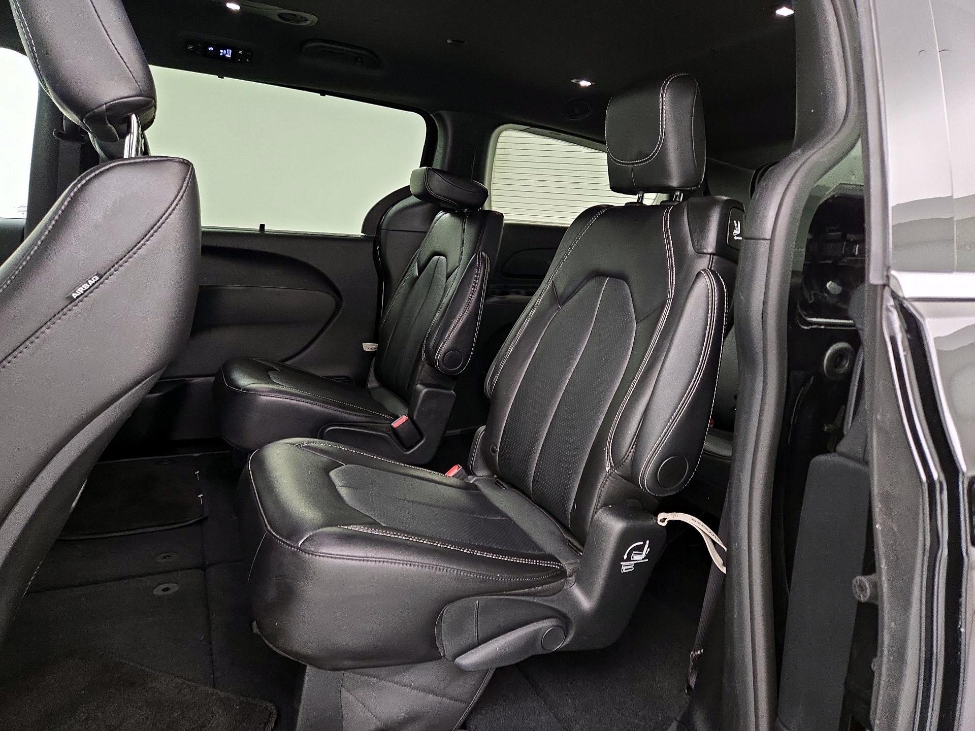 Thumbnail: 2025 Chrysler Pacifica - 19