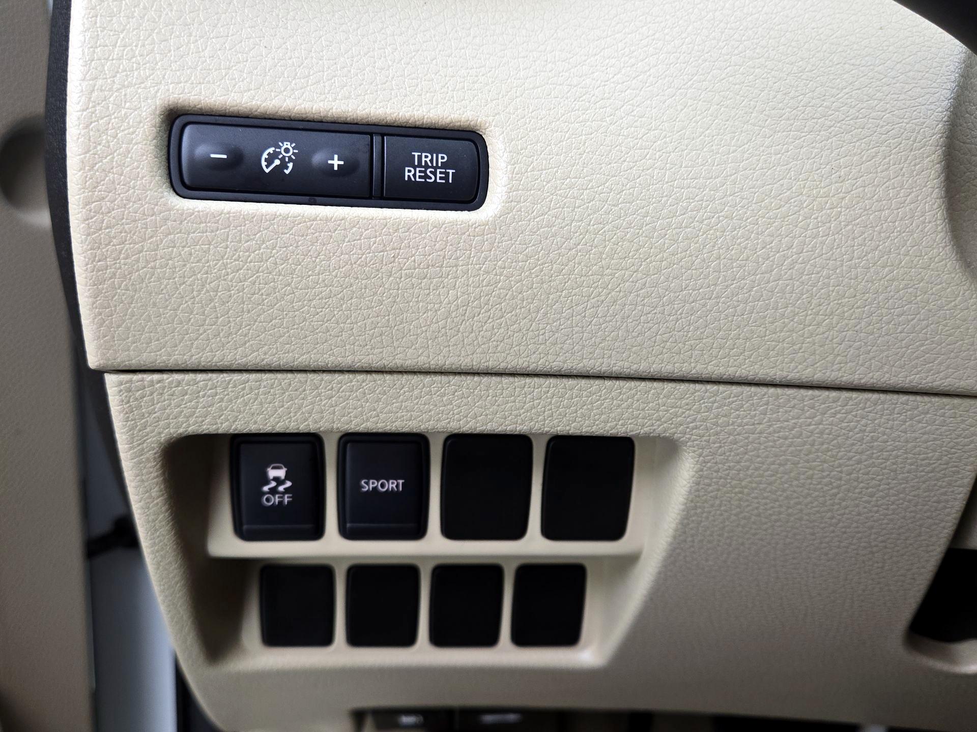 Thumbnail: 2014 Nissan Rogue - 13