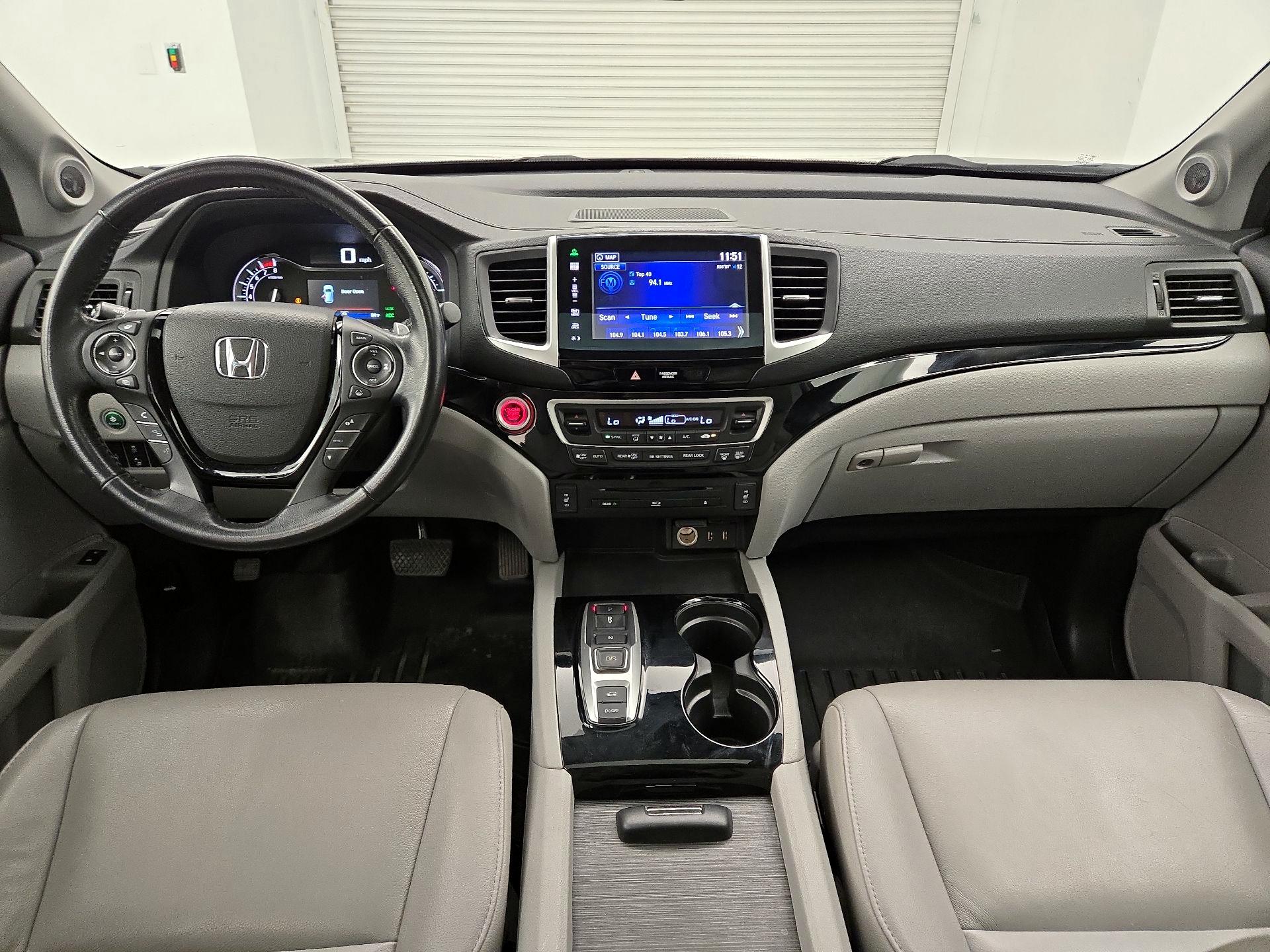 Thumbnail: 2016 Honda Pilot - 9