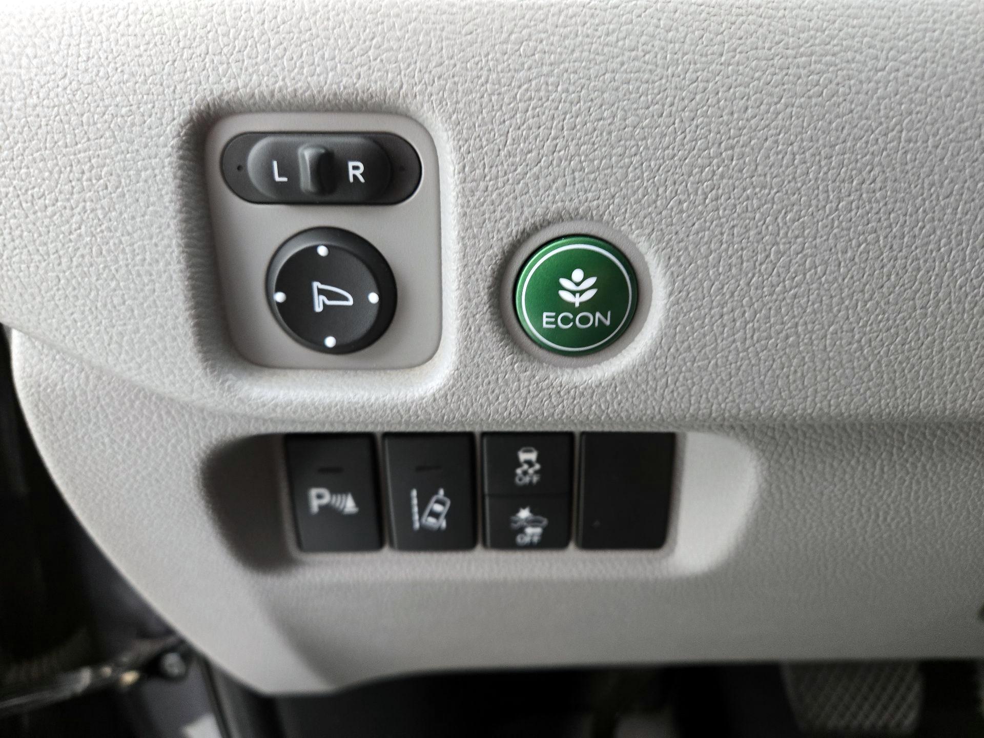 Thumbnail: 2016 Honda Pilot - 13