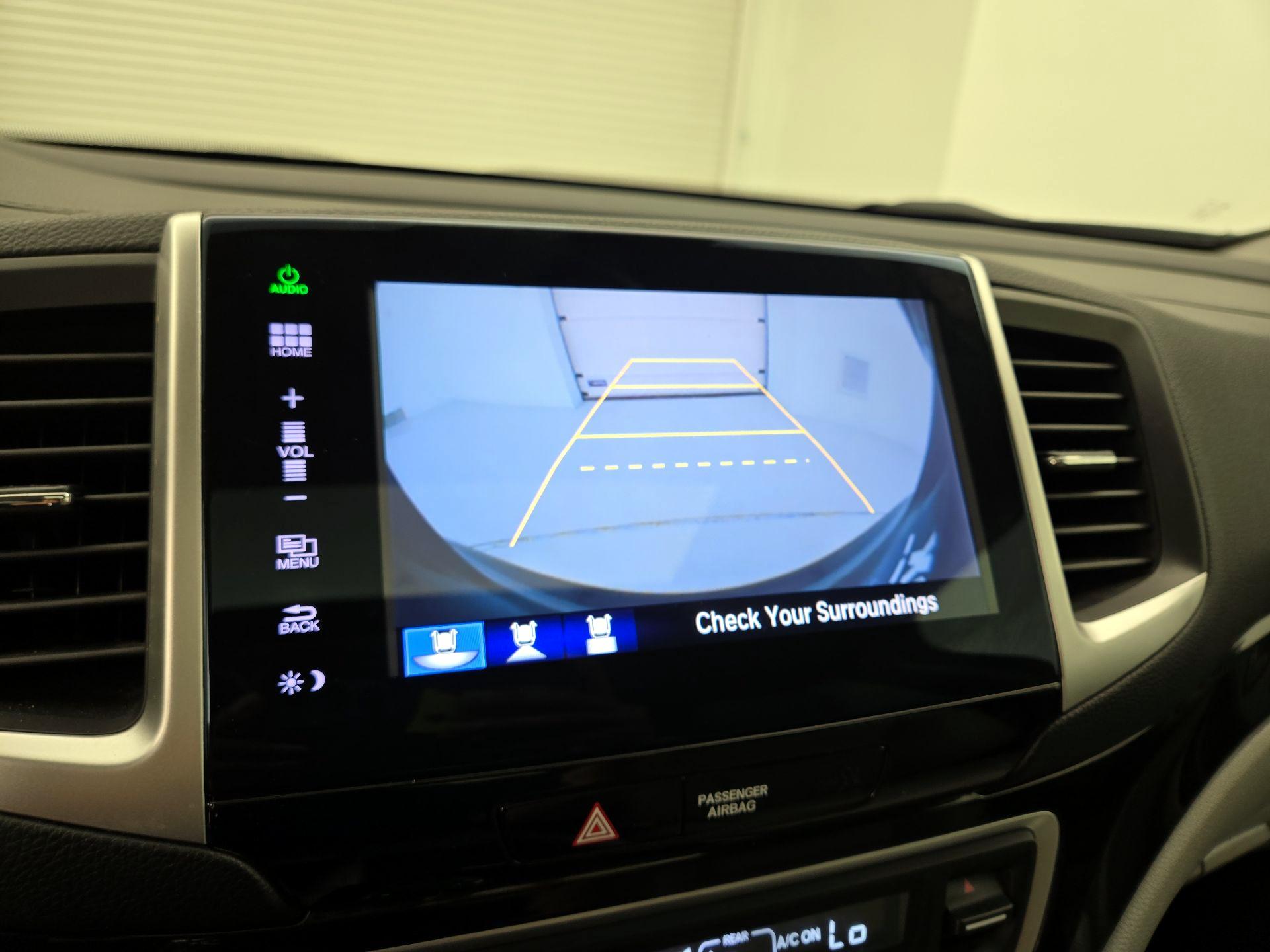 Thumbnail: 2016 Honda Pilot - 15