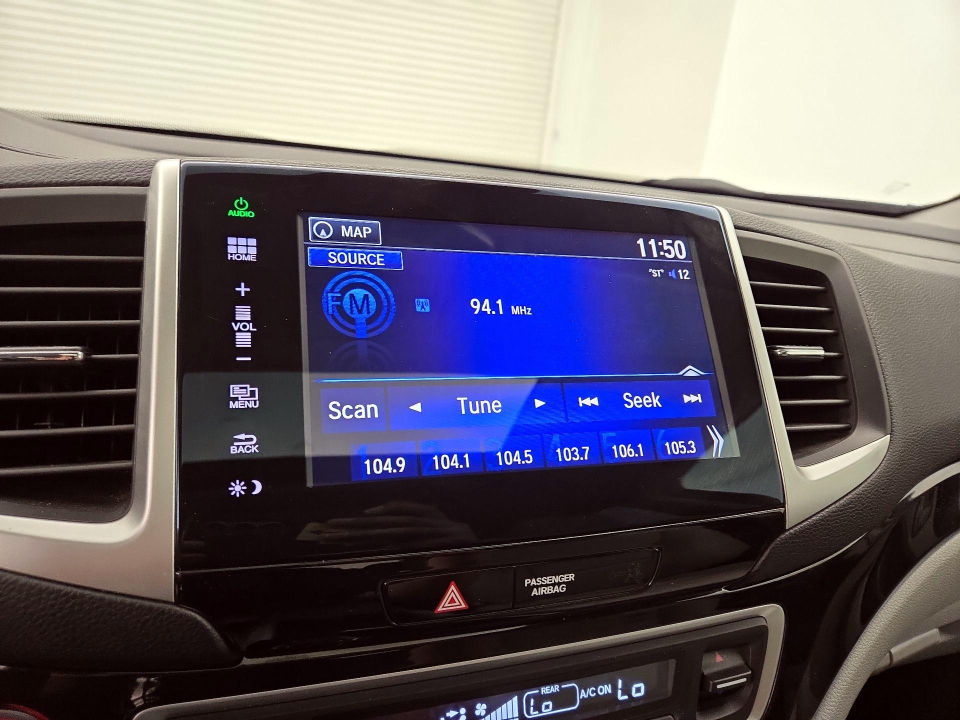 Thumbnail: 2016 Honda Pilot - 16