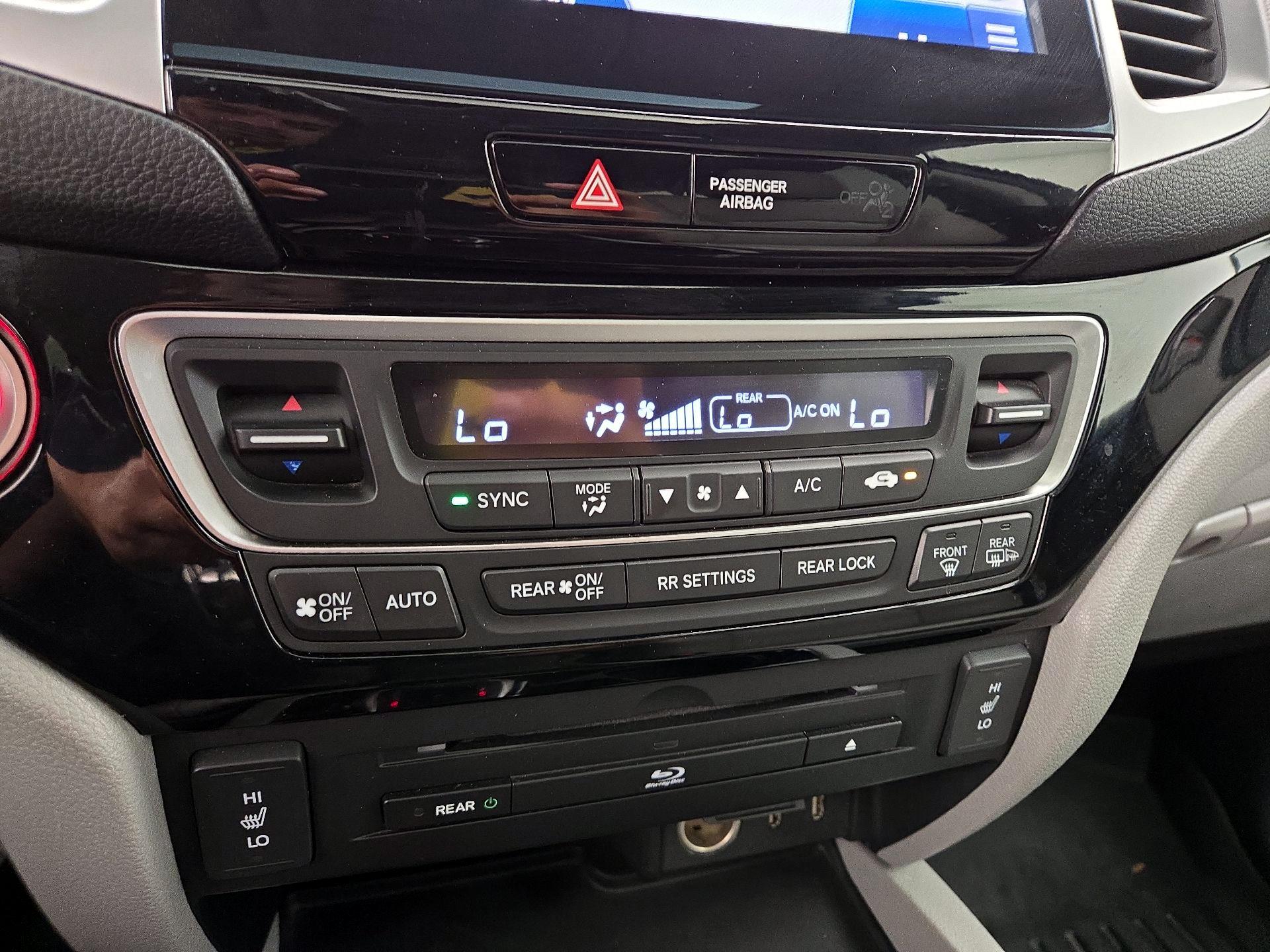 Thumbnail: 2016 Honda Pilot - 17