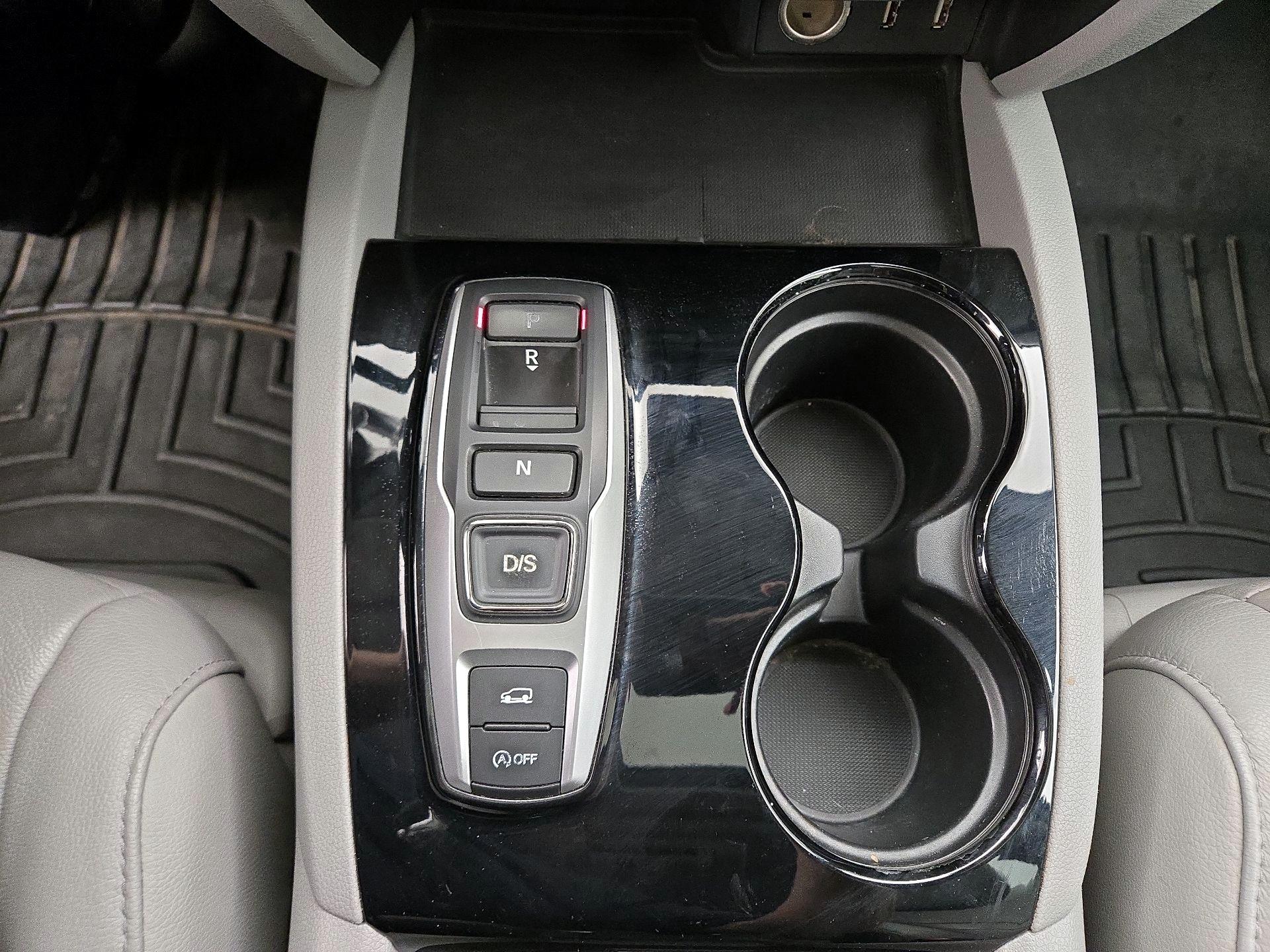 Thumbnail: 2016 Honda Pilot - 18