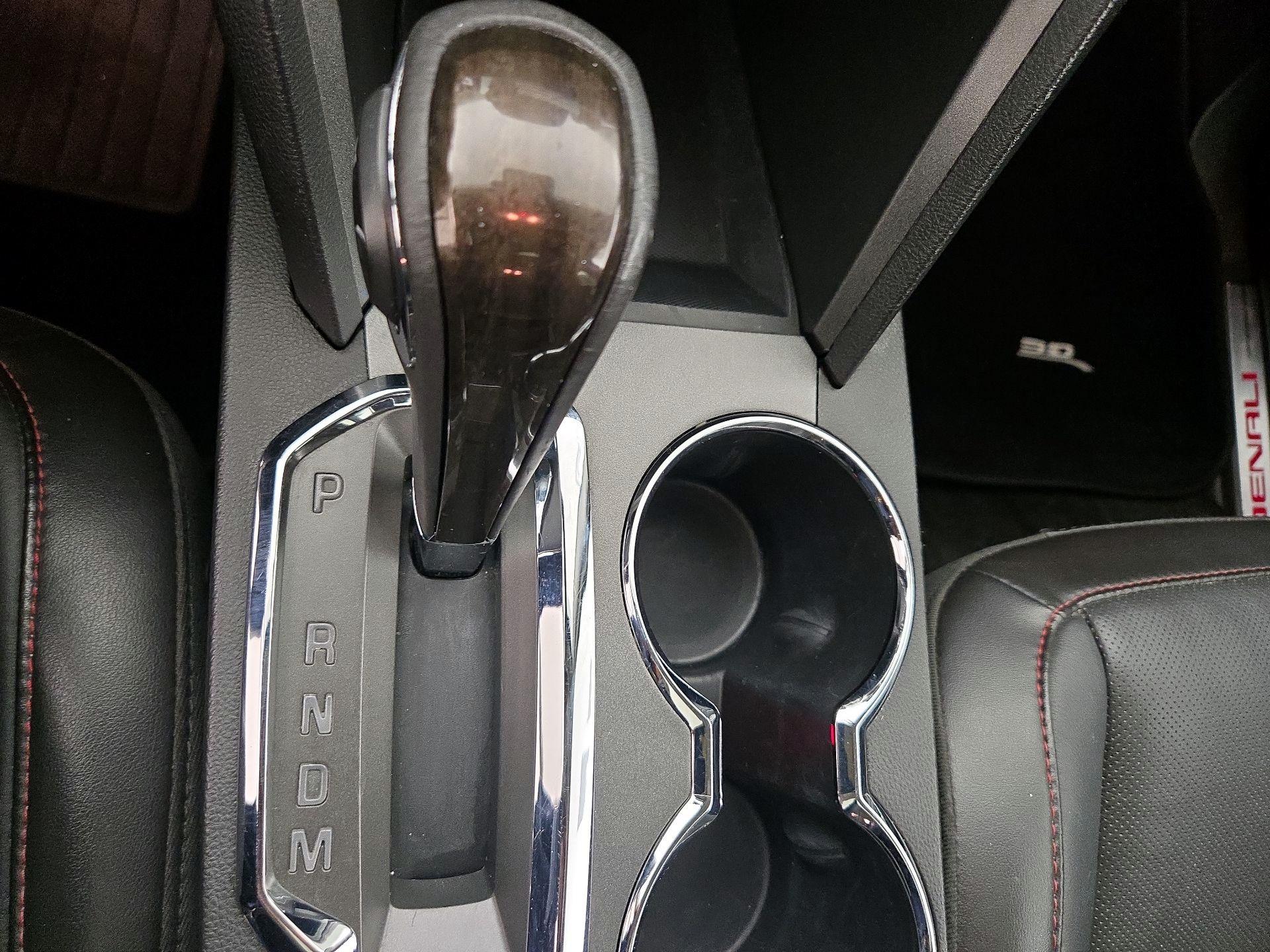 Thumbnail: 2015 GMC Terrain - 17