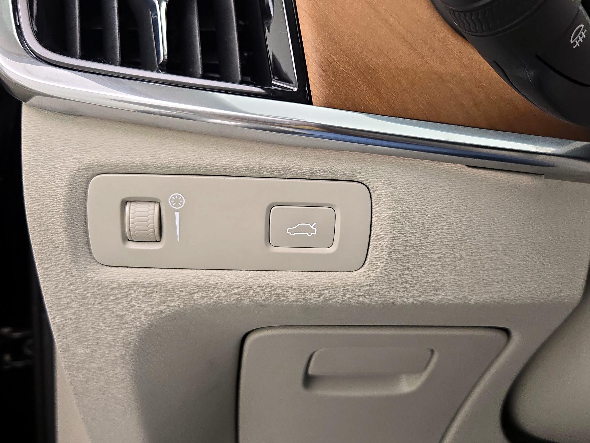 Thumbnail: 2017 Volvo S90 - 13