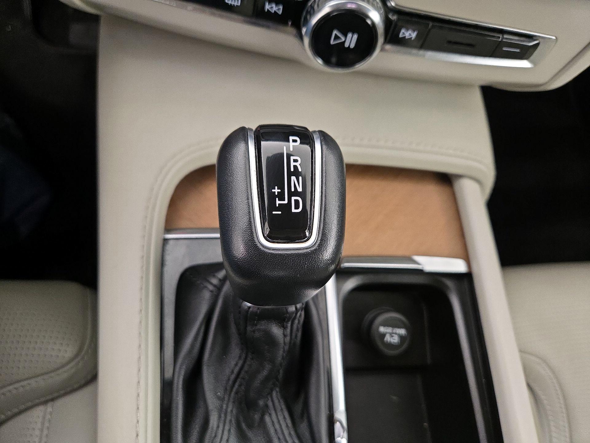 Thumbnail: 2017 Volvo S90 - 17