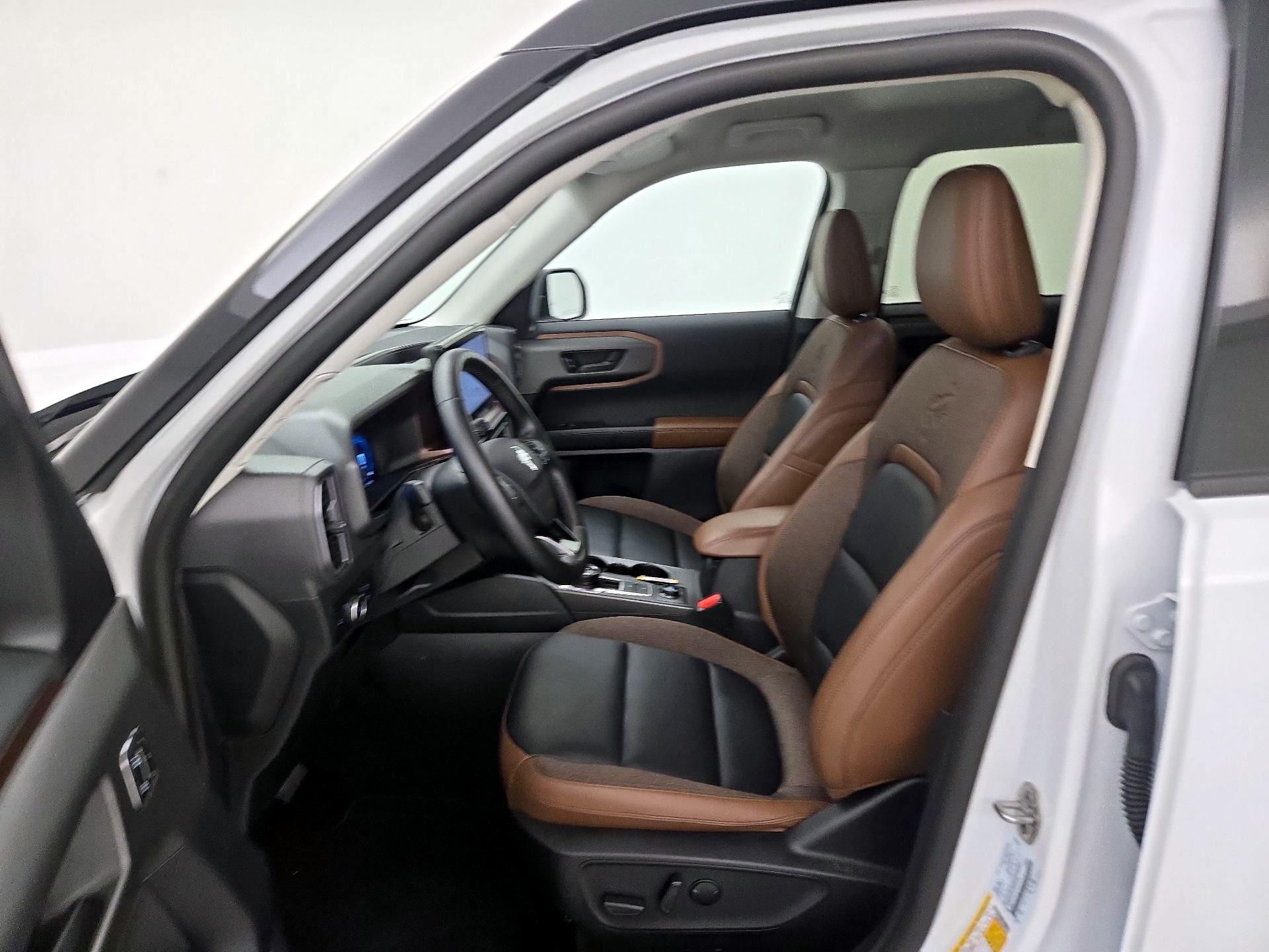 Thumbnail: 2025 Ford Bronco Sport - 11