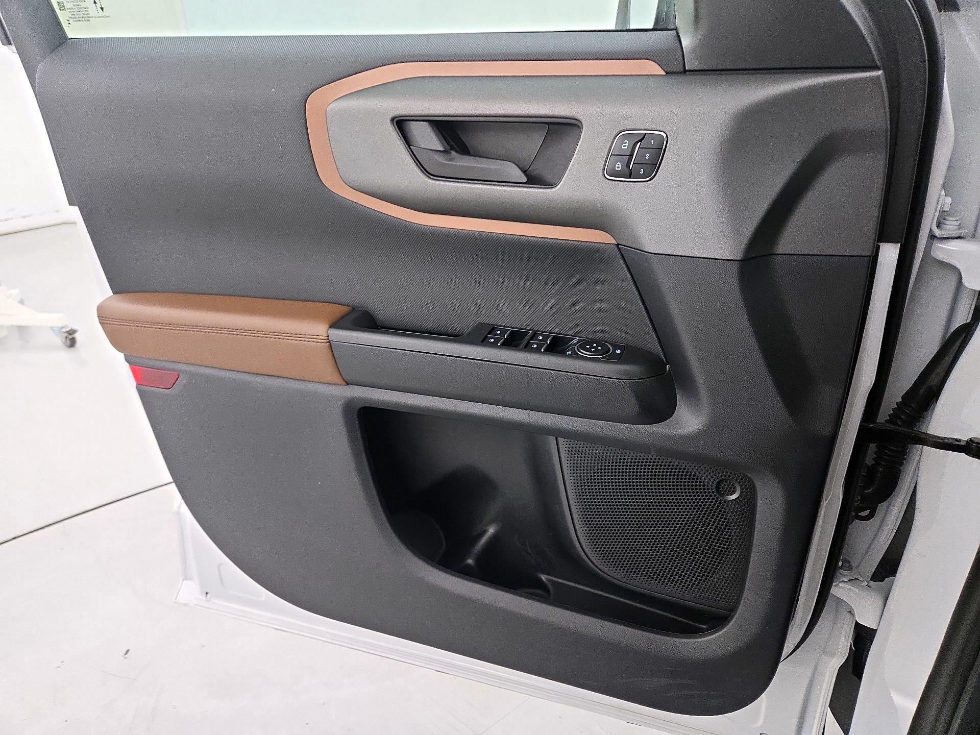 Thumbnail: 2025 Ford Bronco Sport - 12