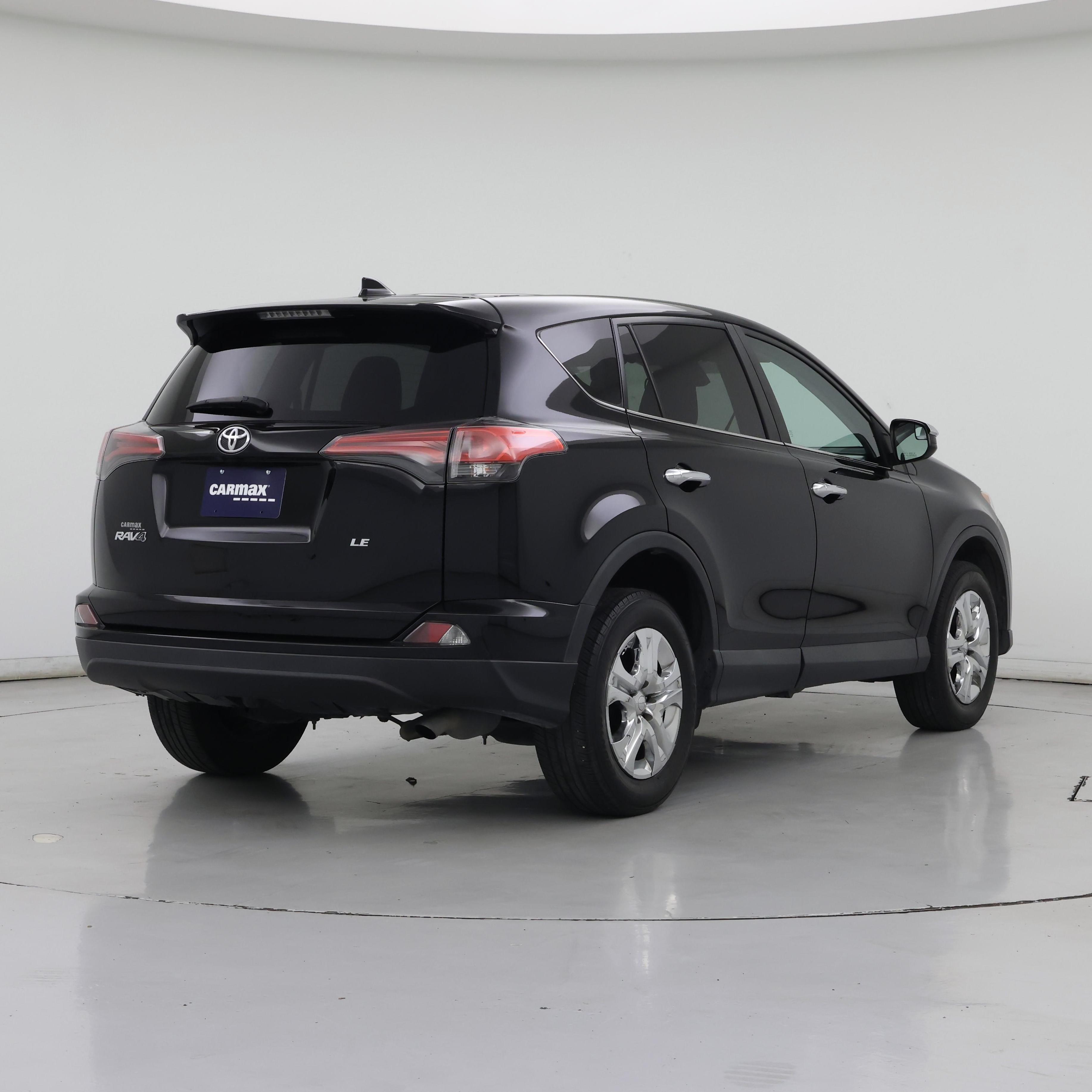 Thumbnail: 2017 Toyota RAV4 - 8