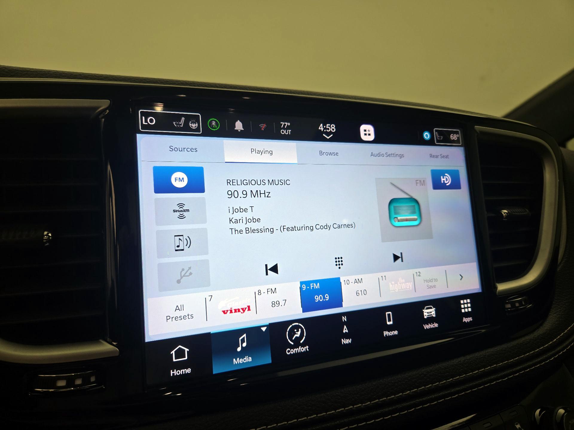 Thumbnail: 2023 Chrysler Pacifica - 16