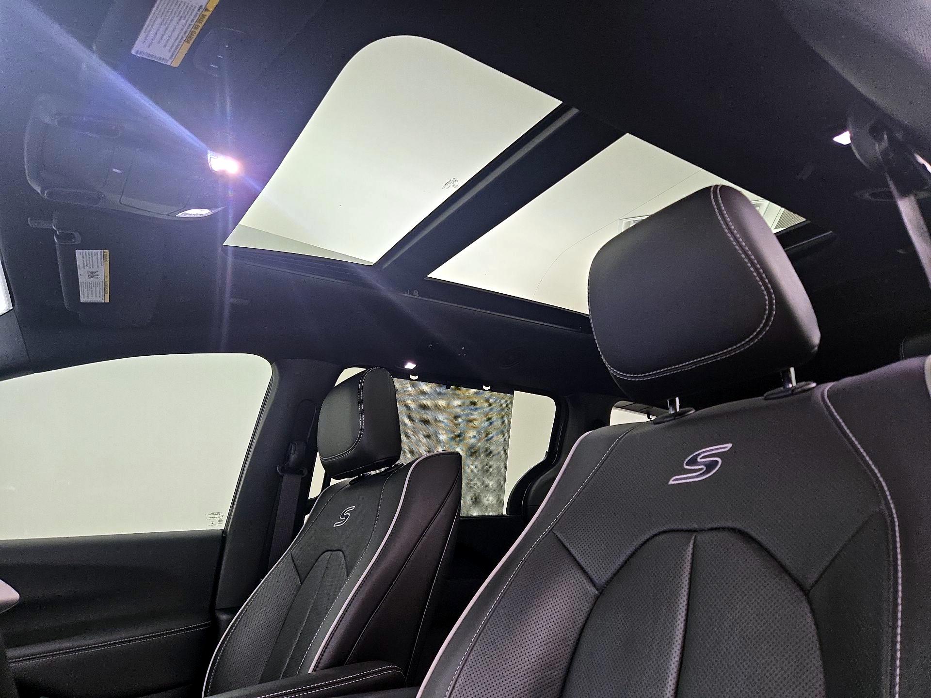 Thumbnail: 2023 Chrysler Pacifica - 20