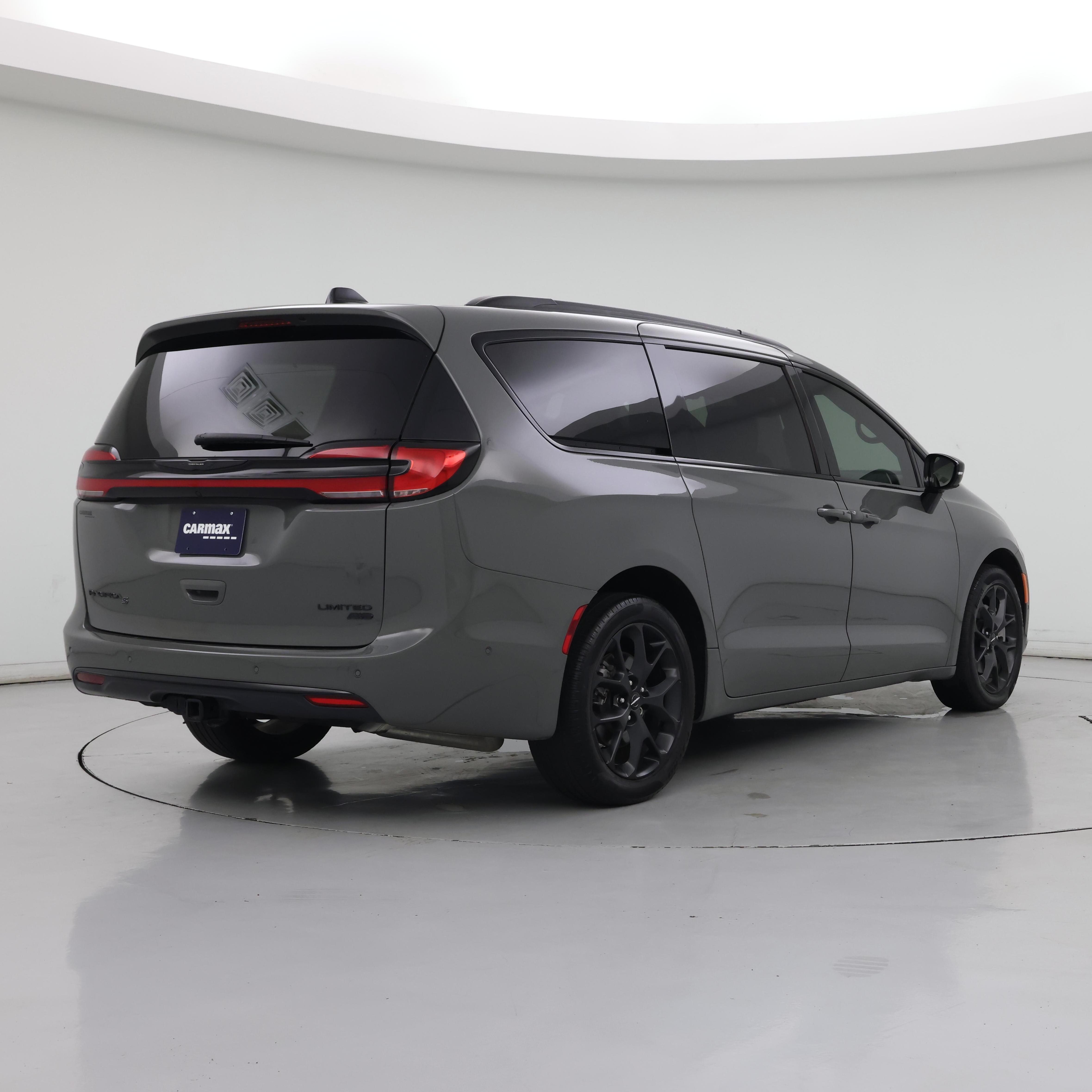Thumbnail: 2023 Chrysler Pacifica - 8