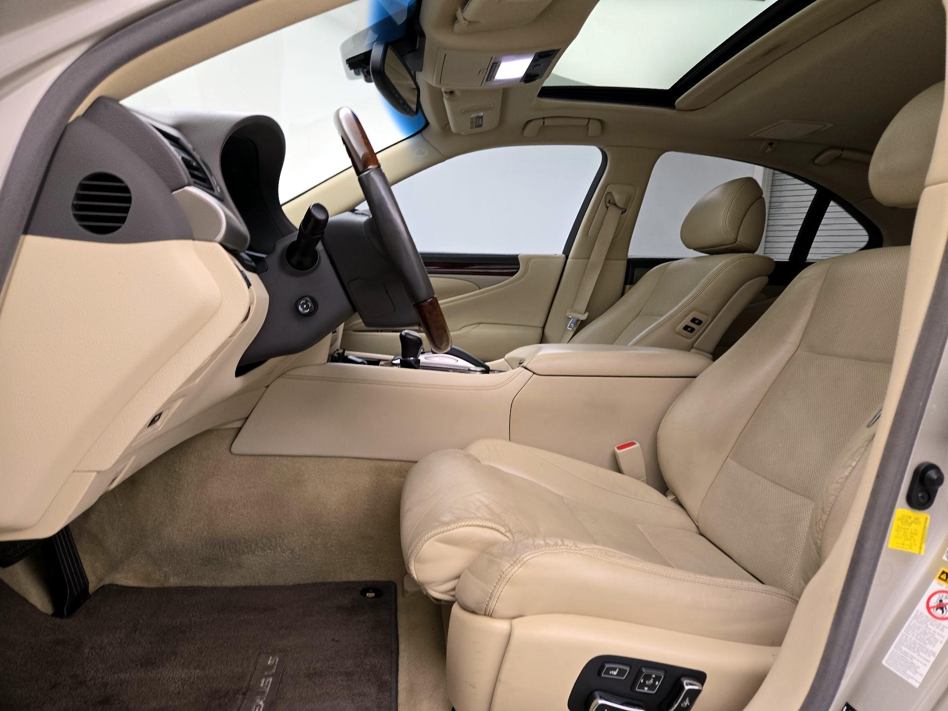 Thumbnail: 2016 Lexus LS - 11