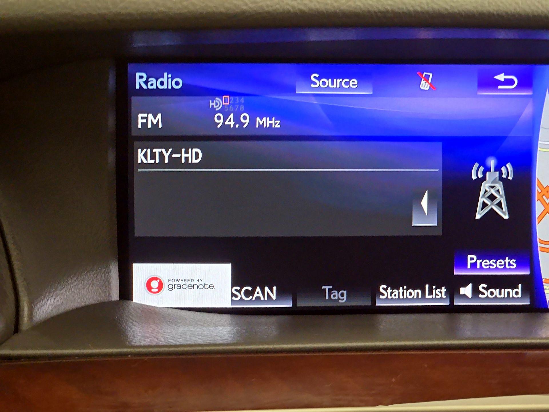 Thumbnail: 2016 Lexus LS - 16