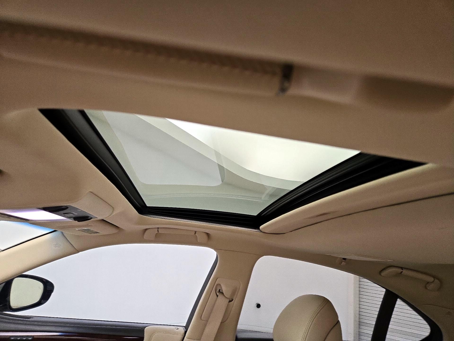 Thumbnail: 2016 Lexus LS - 20