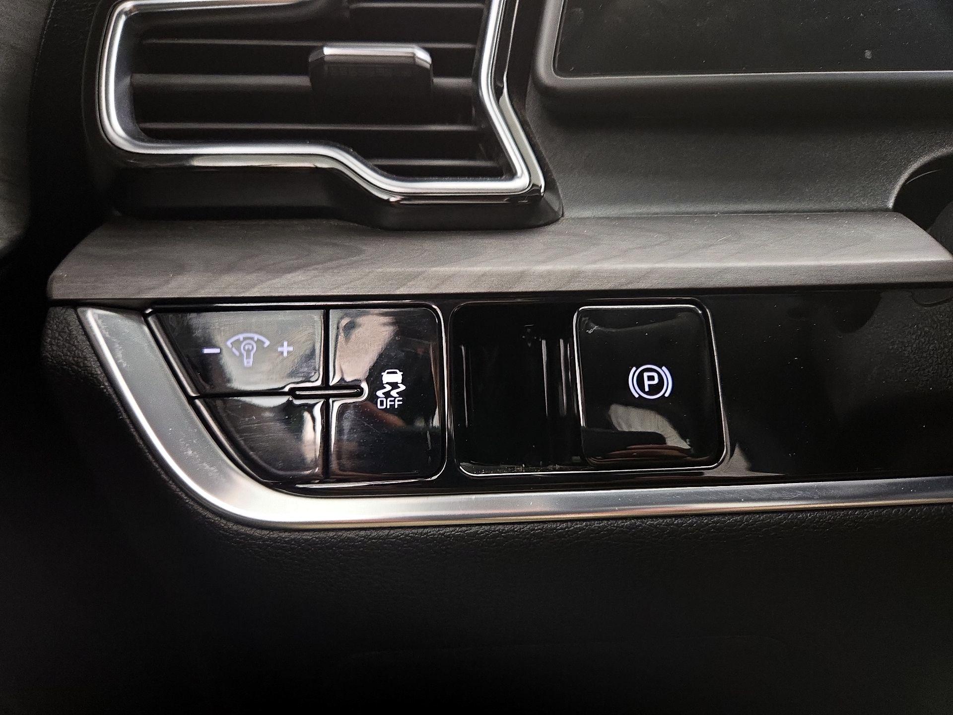 Thumbnail: 2023 Kia Sportage - 13