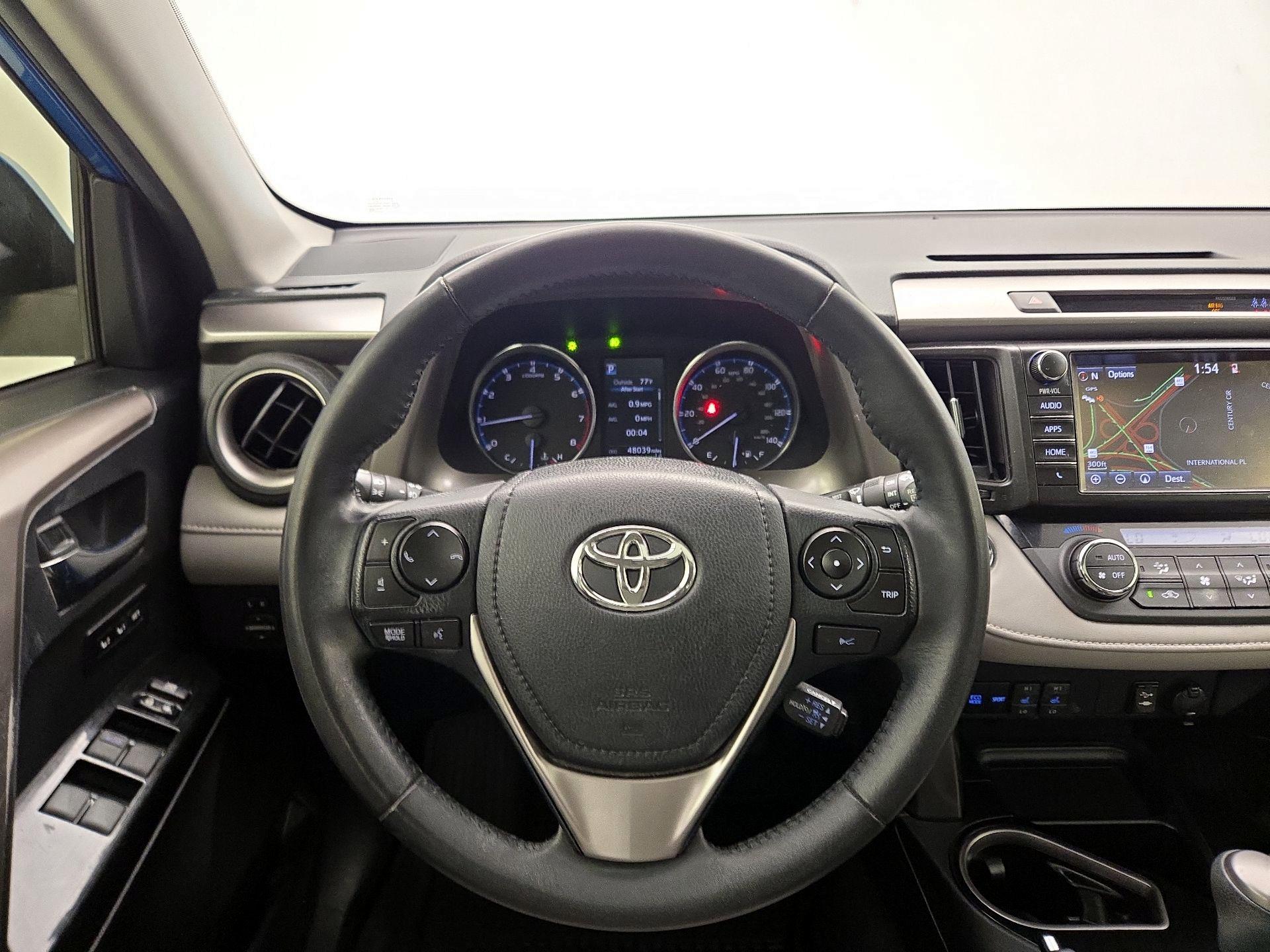 Thumbnail: 2018 Toyota RAV4 - 10