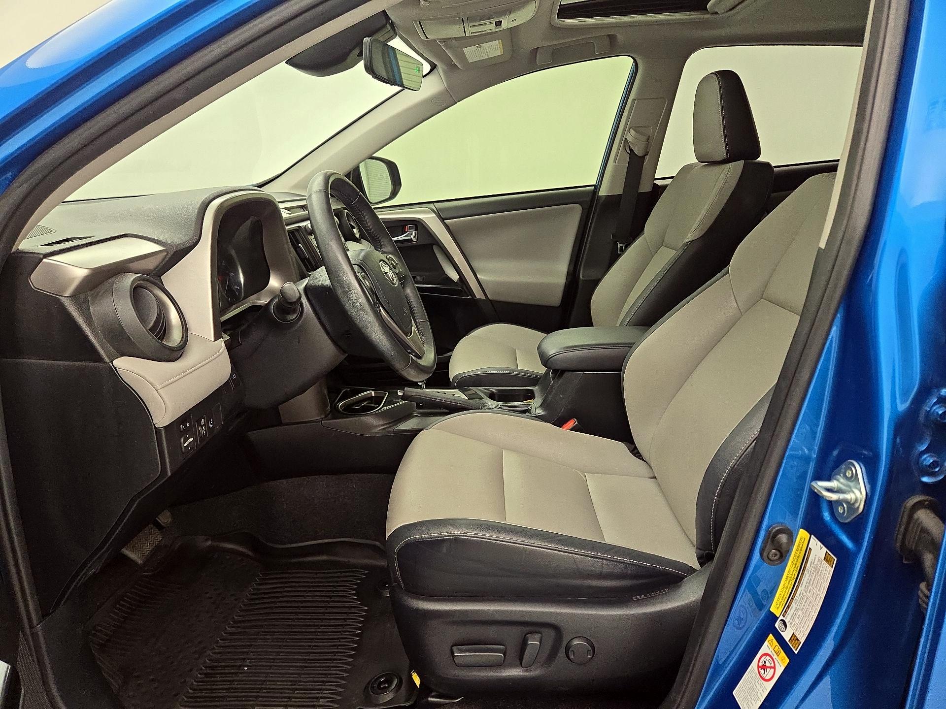 Thumbnail: 2018 Toyota RAV4 - 11