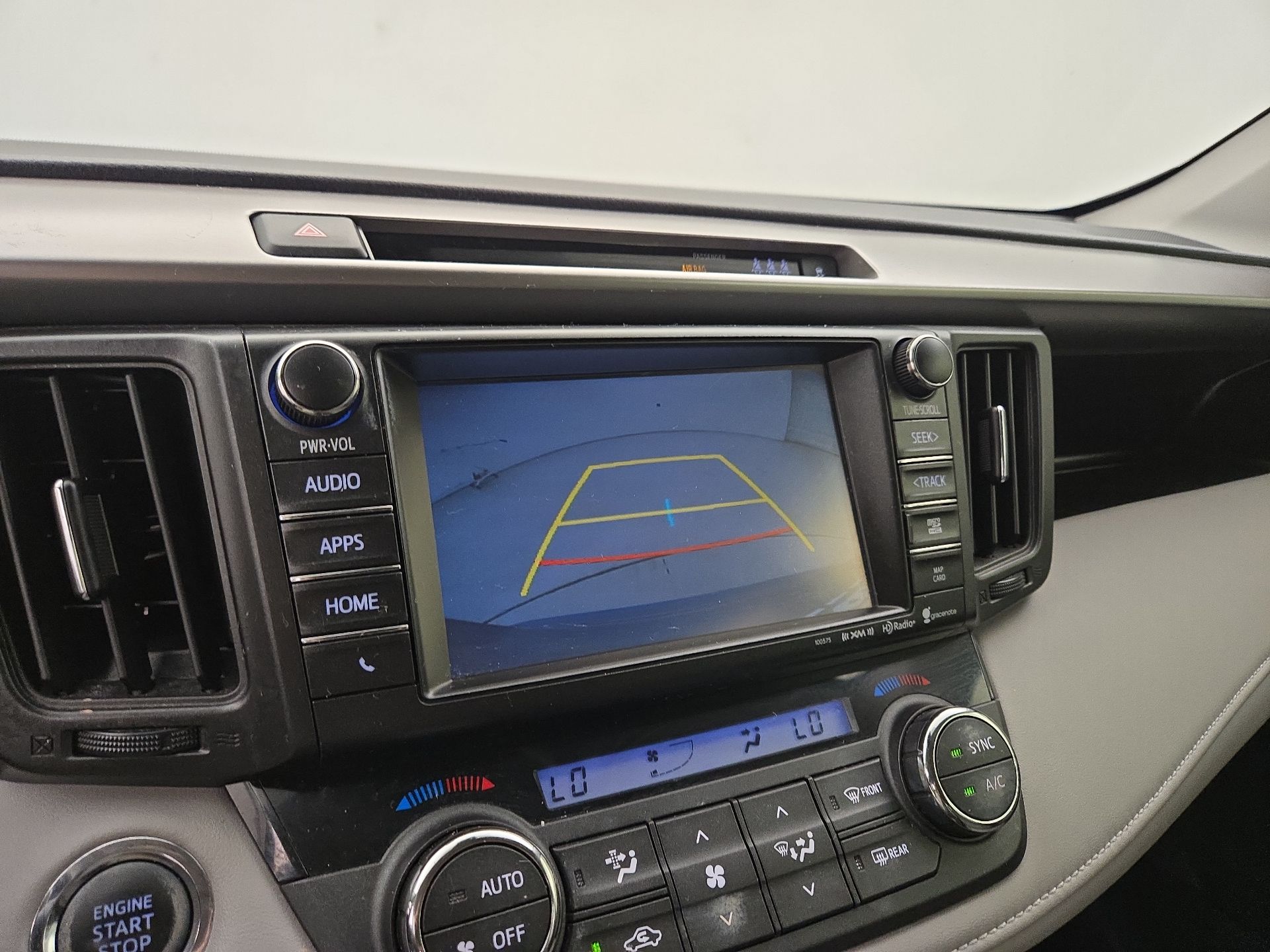 Thumbnail: 2018 Toyota RAV4 - 15