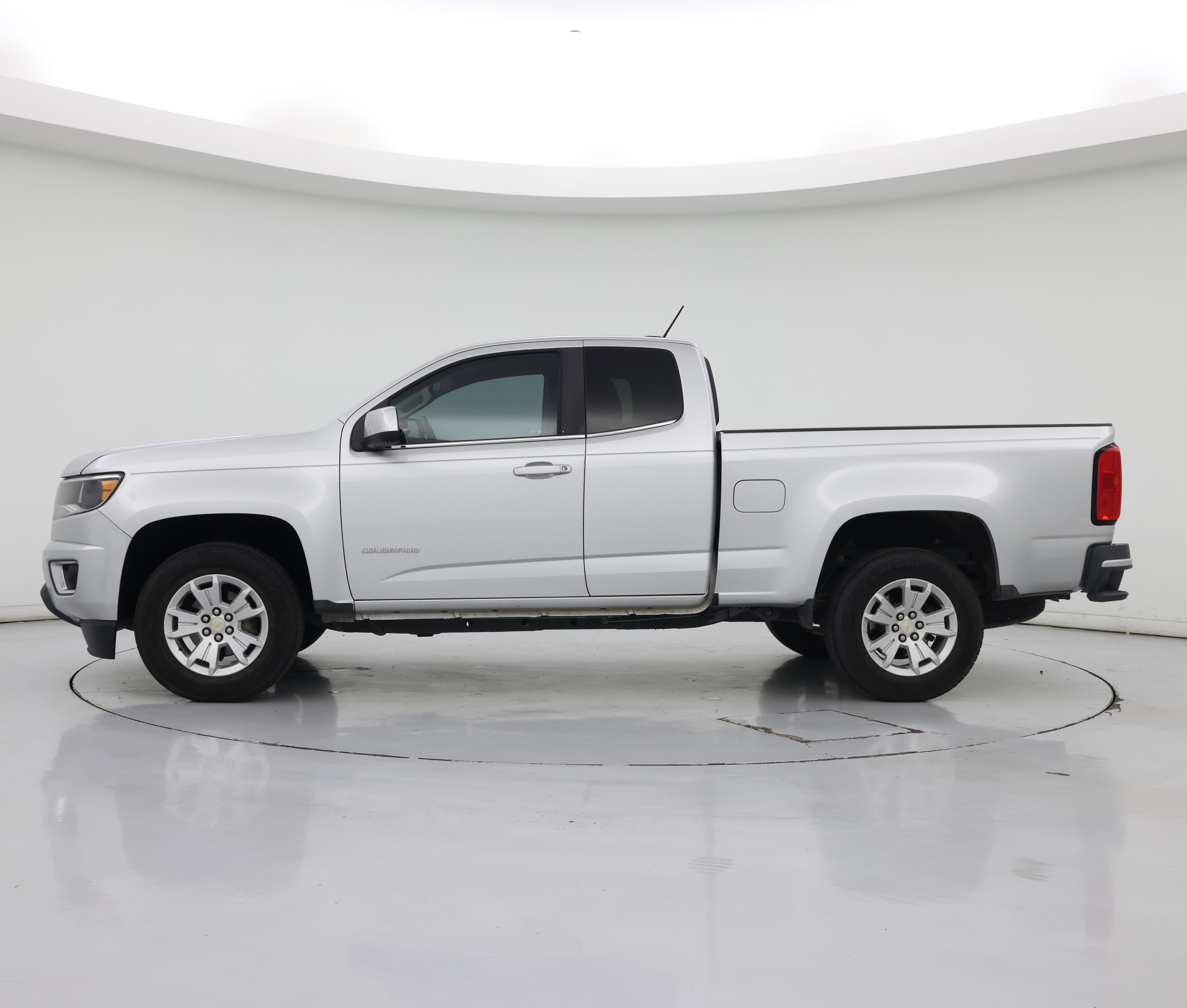 Thumbnail: 2018 Chevrolet Colorado - 3