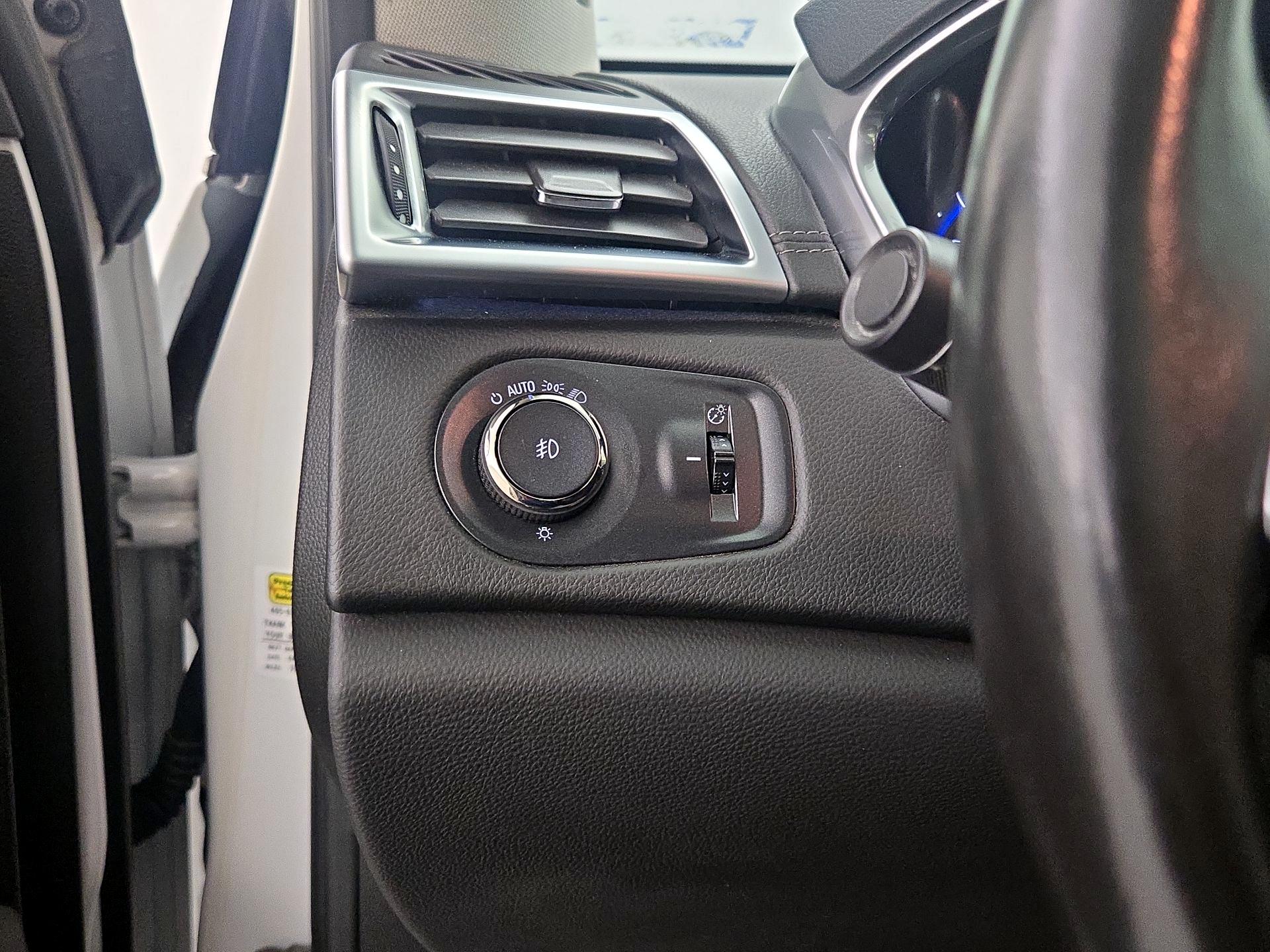 Thumbnail: 2016 Cadillac SRX - 13