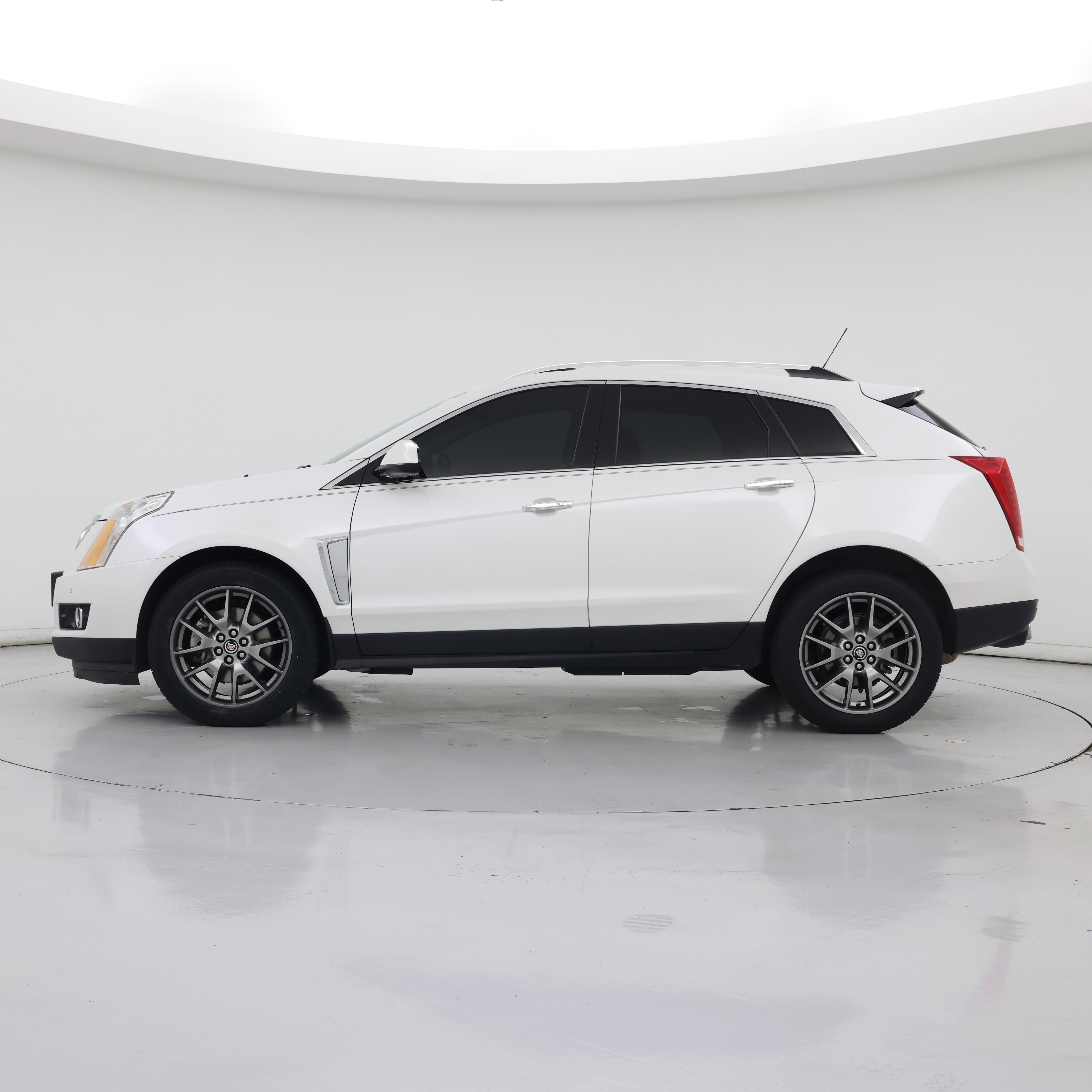 Thumbnail: 2016 Cadillac SRX - 3