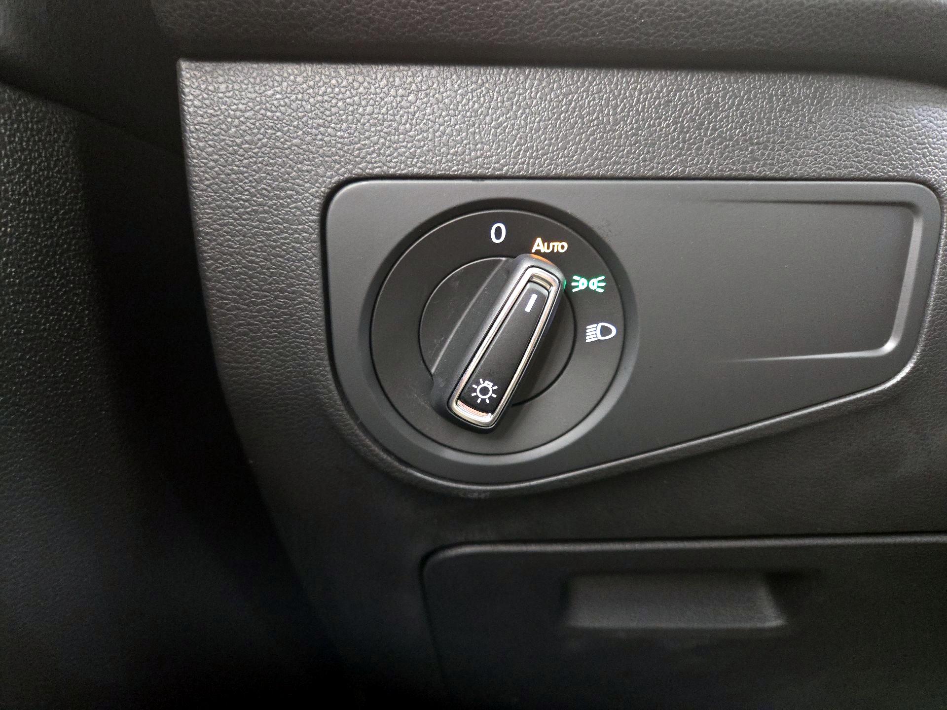 Thumbnail: 2022 Volkswagen Tiguan - 13