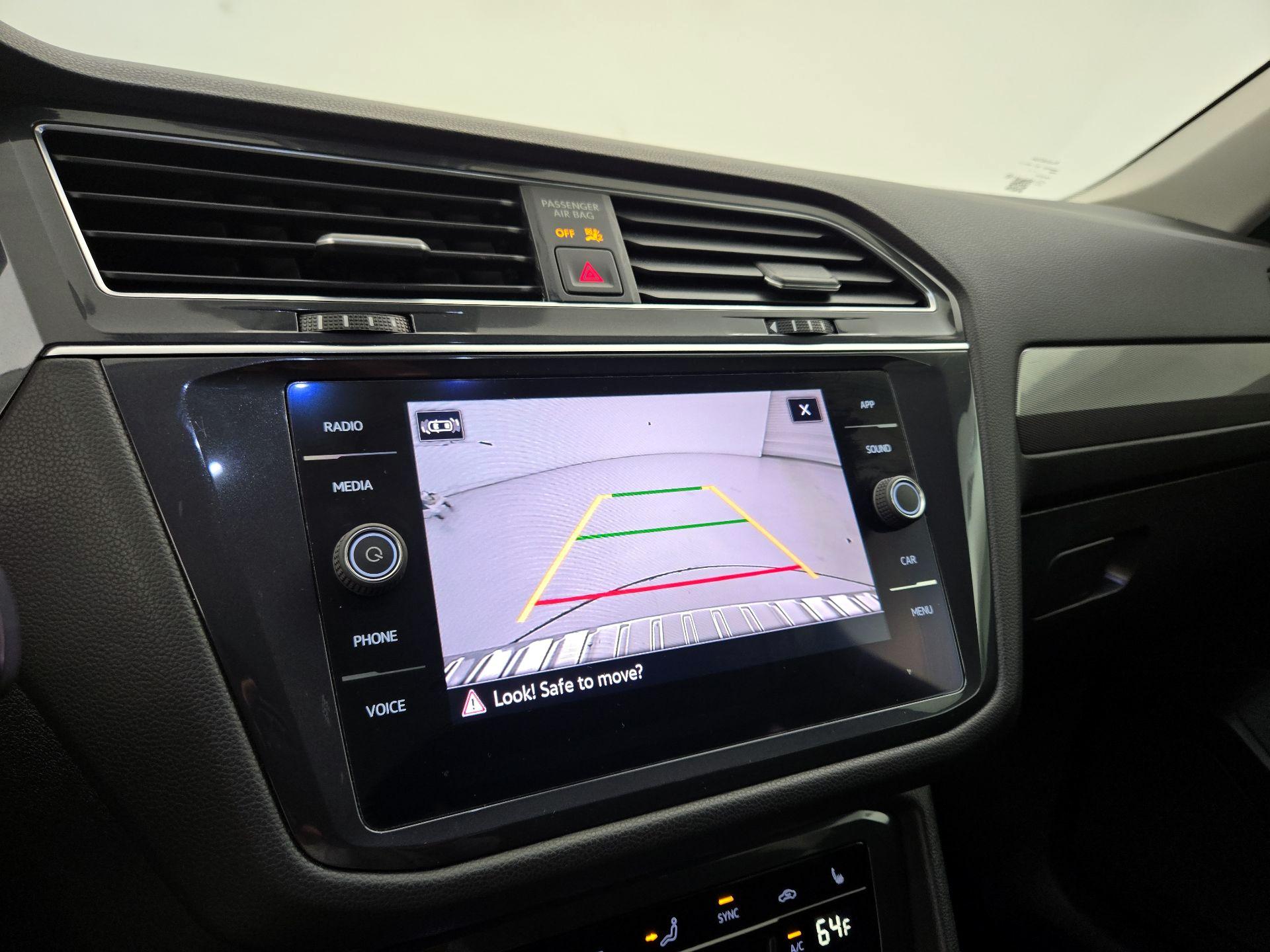 Thumbnail: 2022 Volkswagen Tiguan - 14