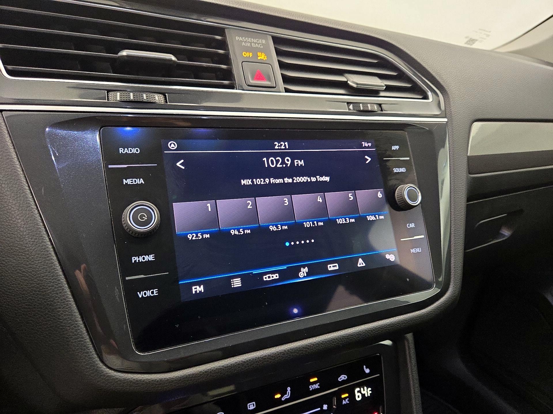 Thumbnail: 2022 Volkswagen Tiguan - 15