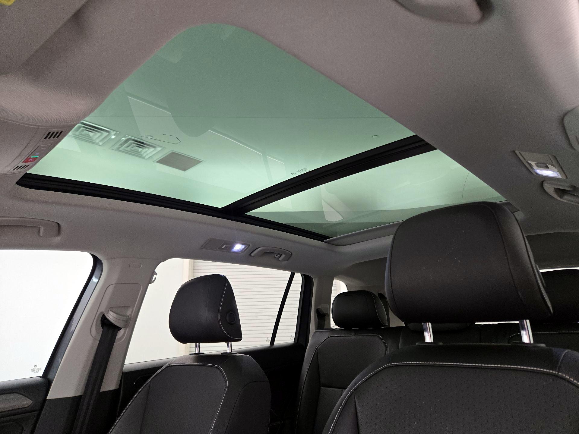 Thumbnail: 2022 Volkswagen Tiguan - 19