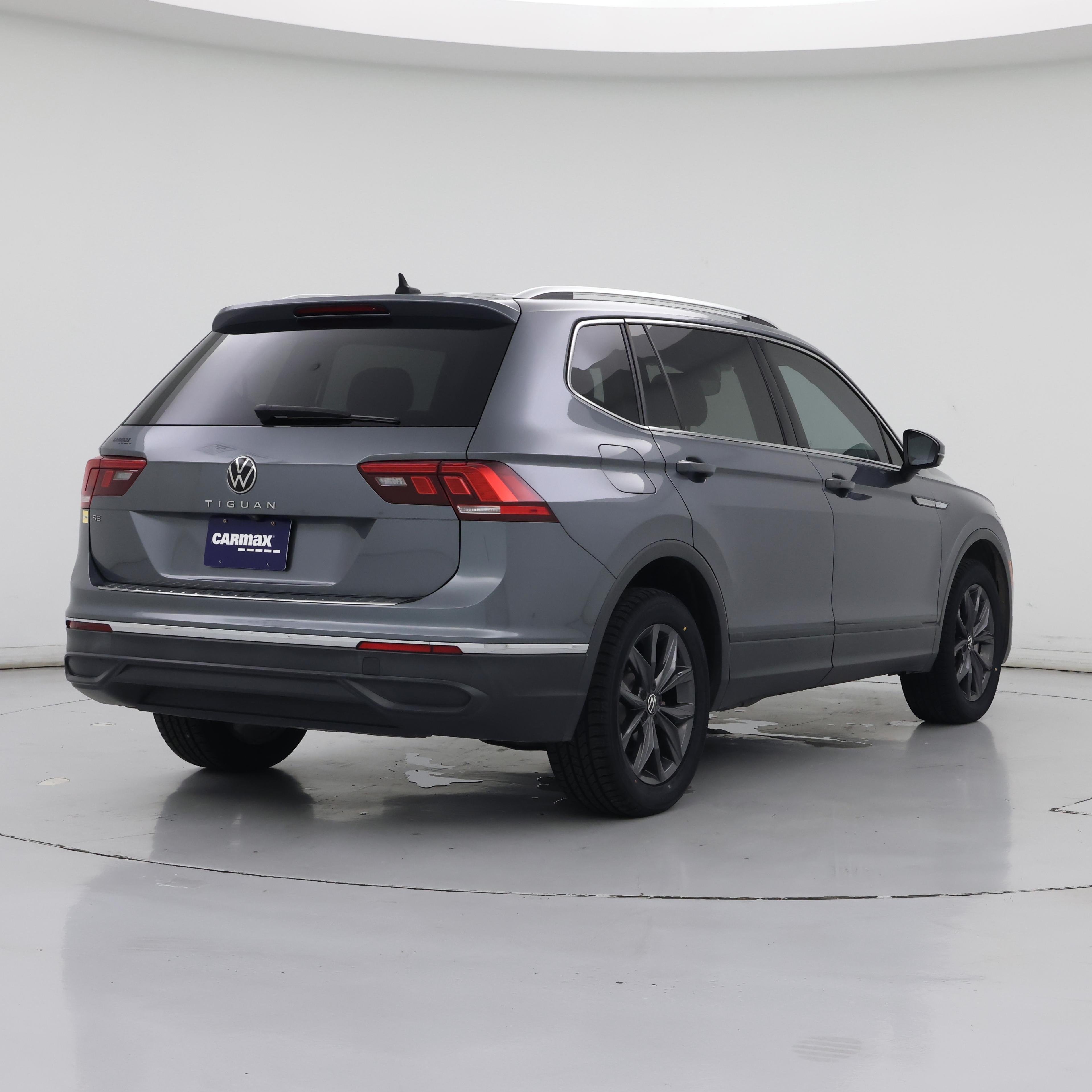 Thumbnail: 2022 Volkswagen Tiguan - 8