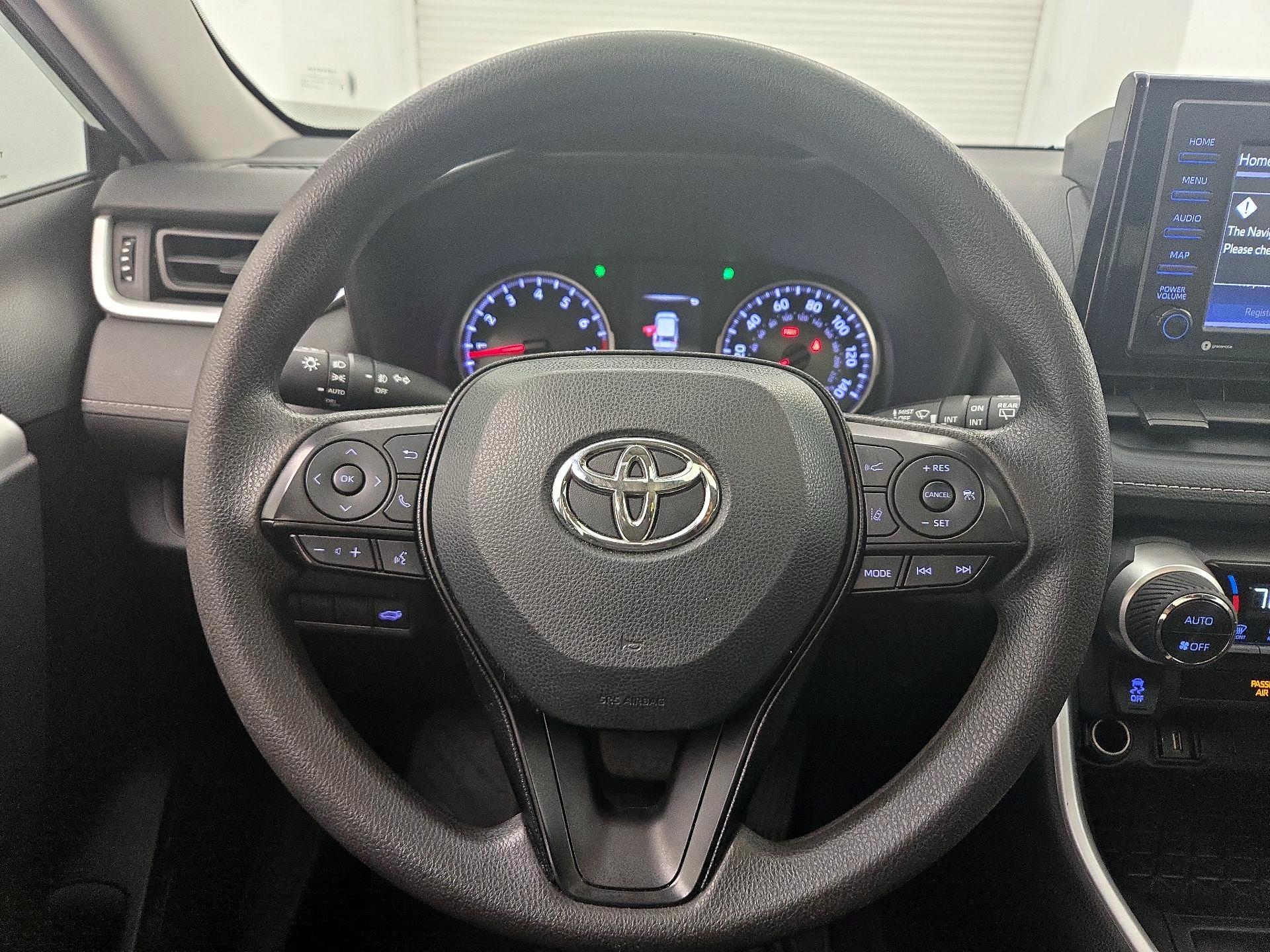 Thumbnail: 2020 Toyota RAV4 - 10