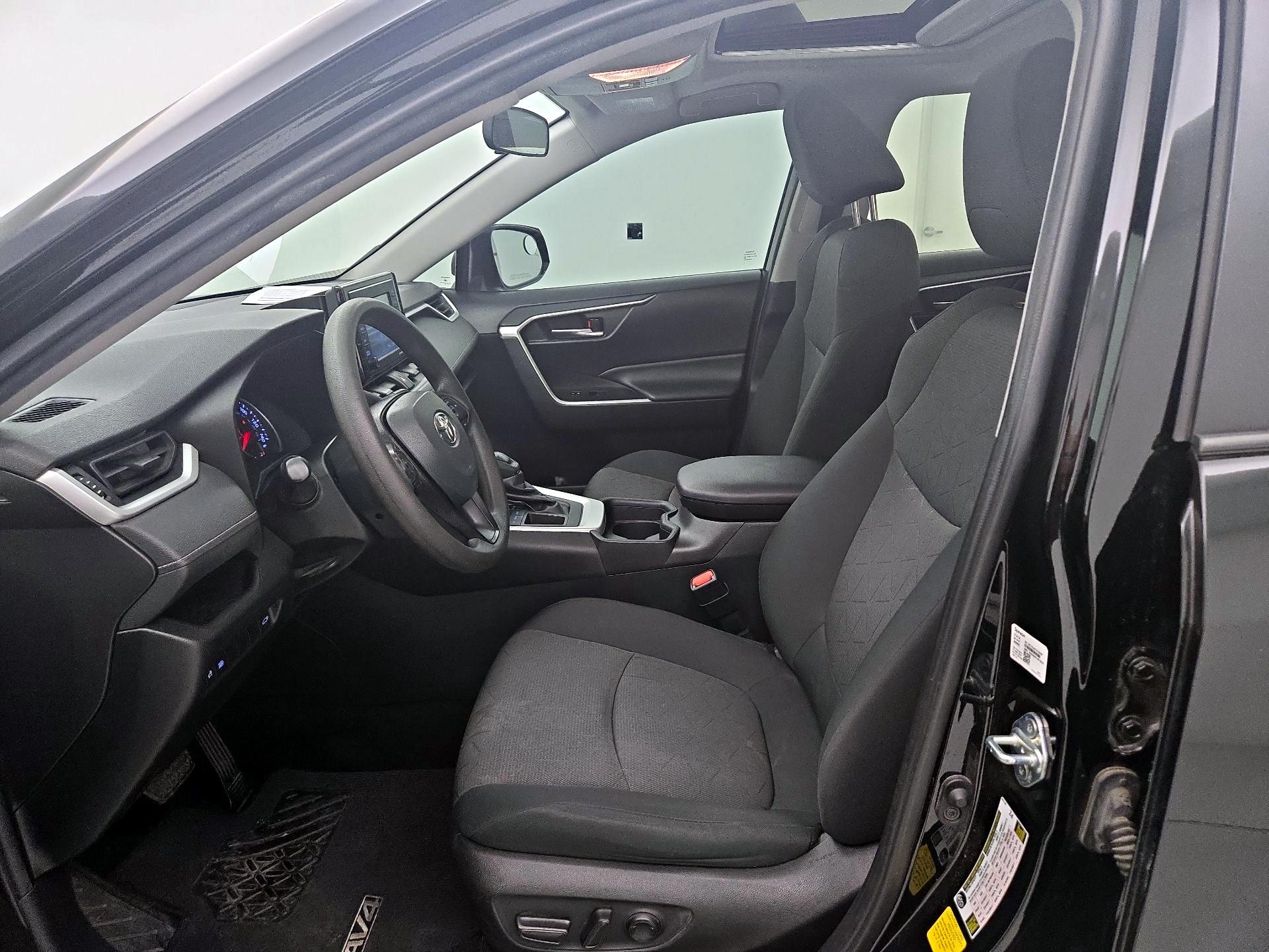 Thumbnail: 2020 Toyota RAV4 - 11