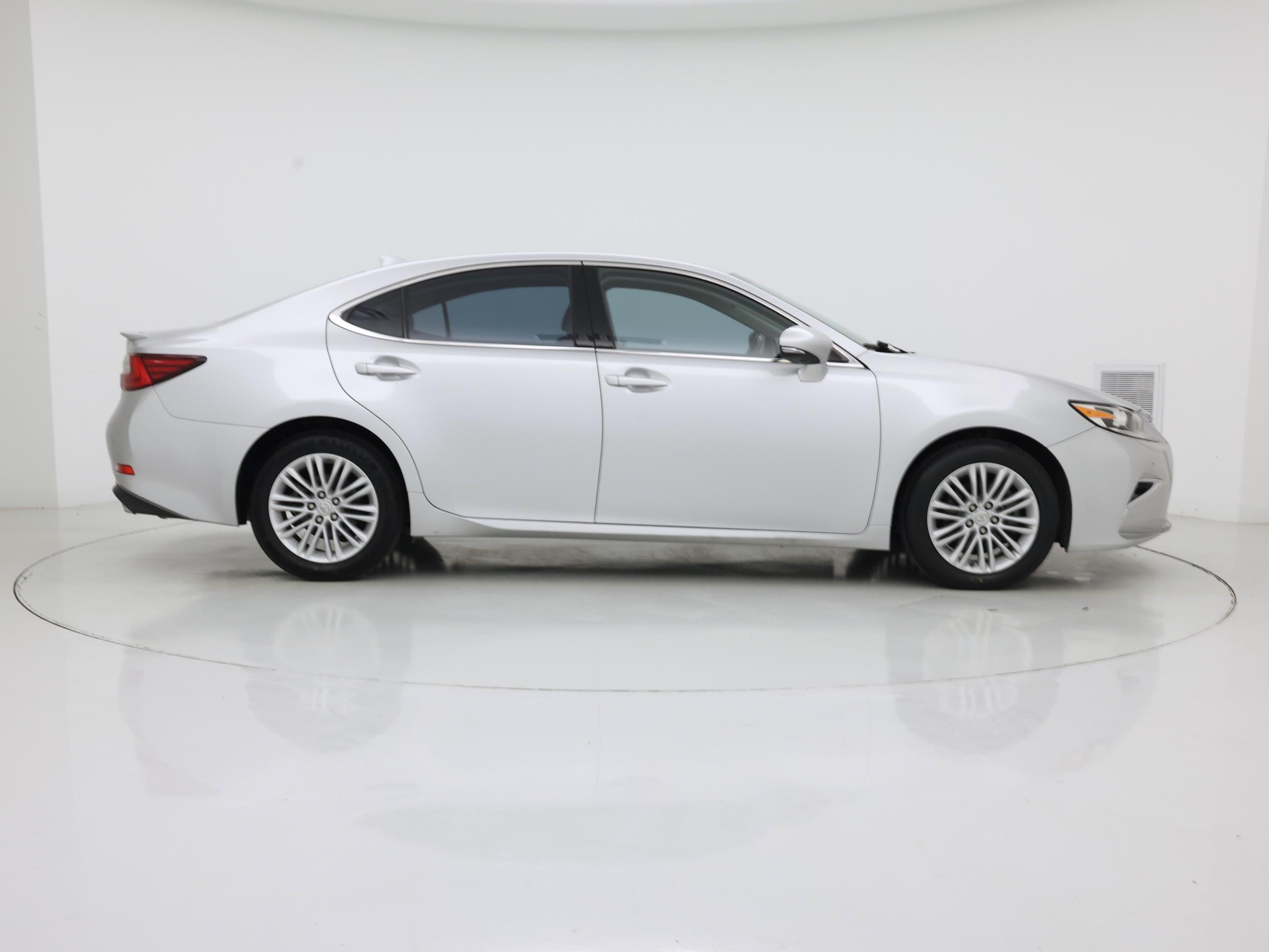 Thumbnail: 2017 Lexus ES - 7