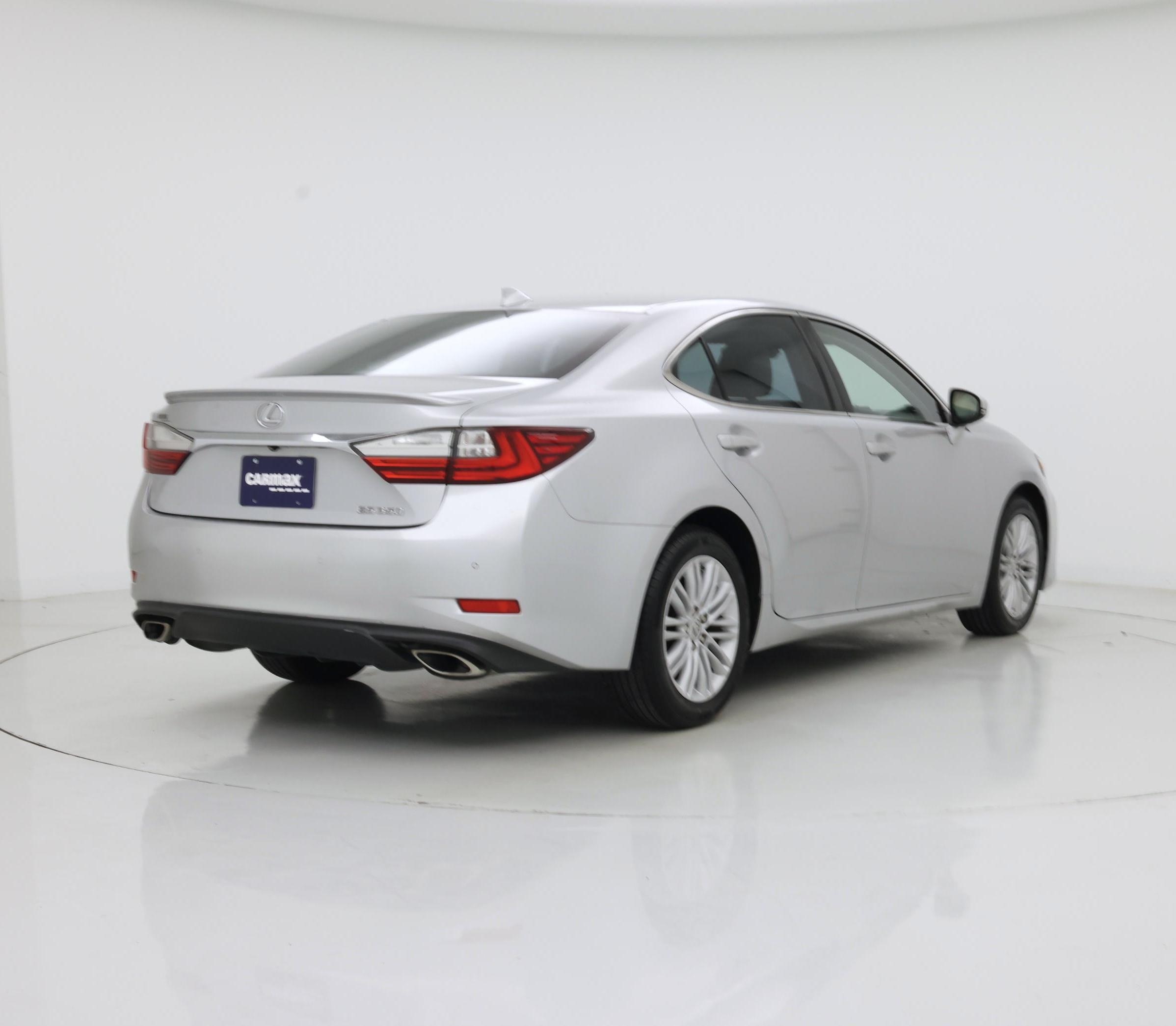 Thumbnail: 2017 Lexus ES - 8