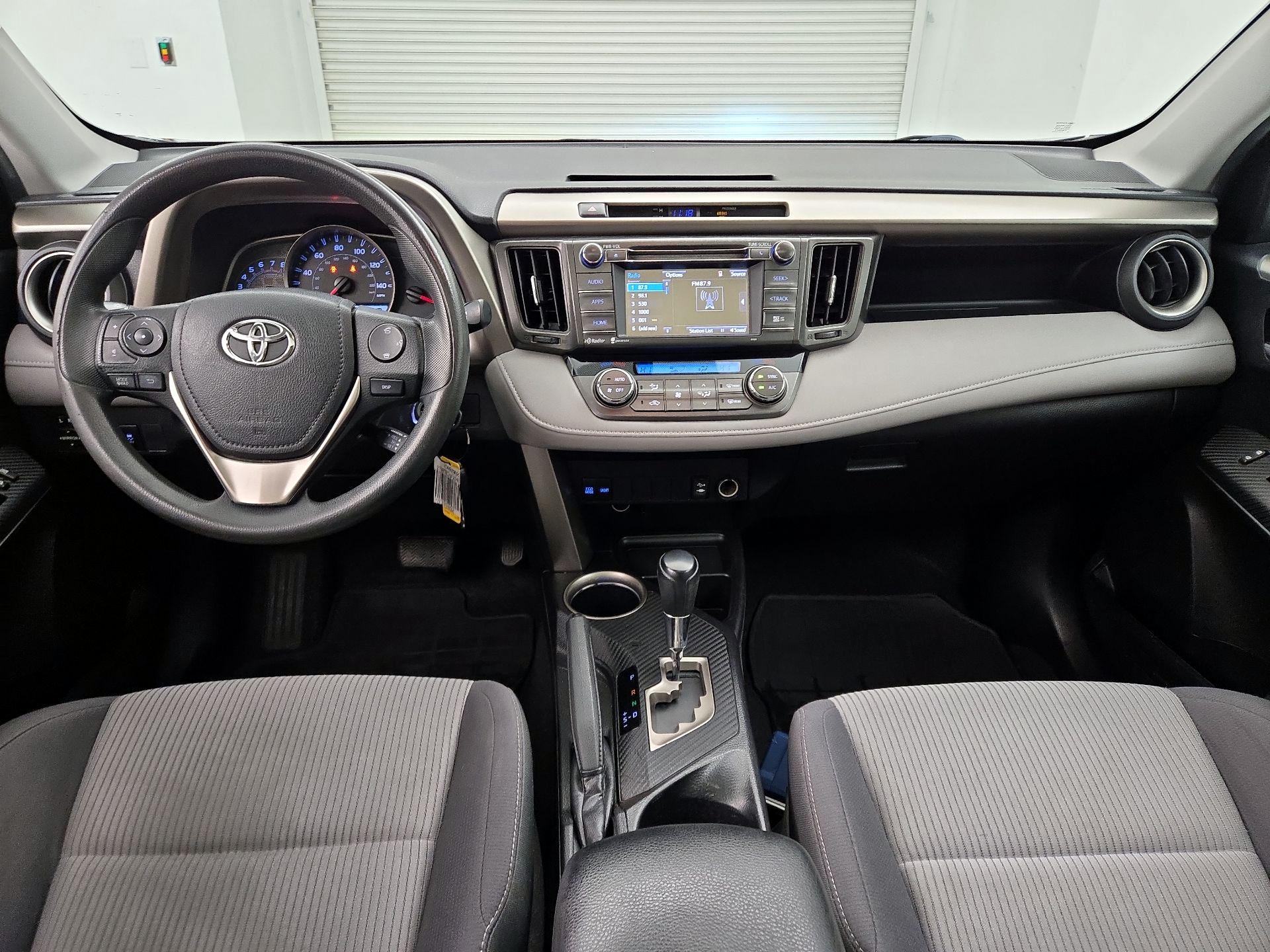 Thumbnail: 2015 Toyota RAV4 - 9