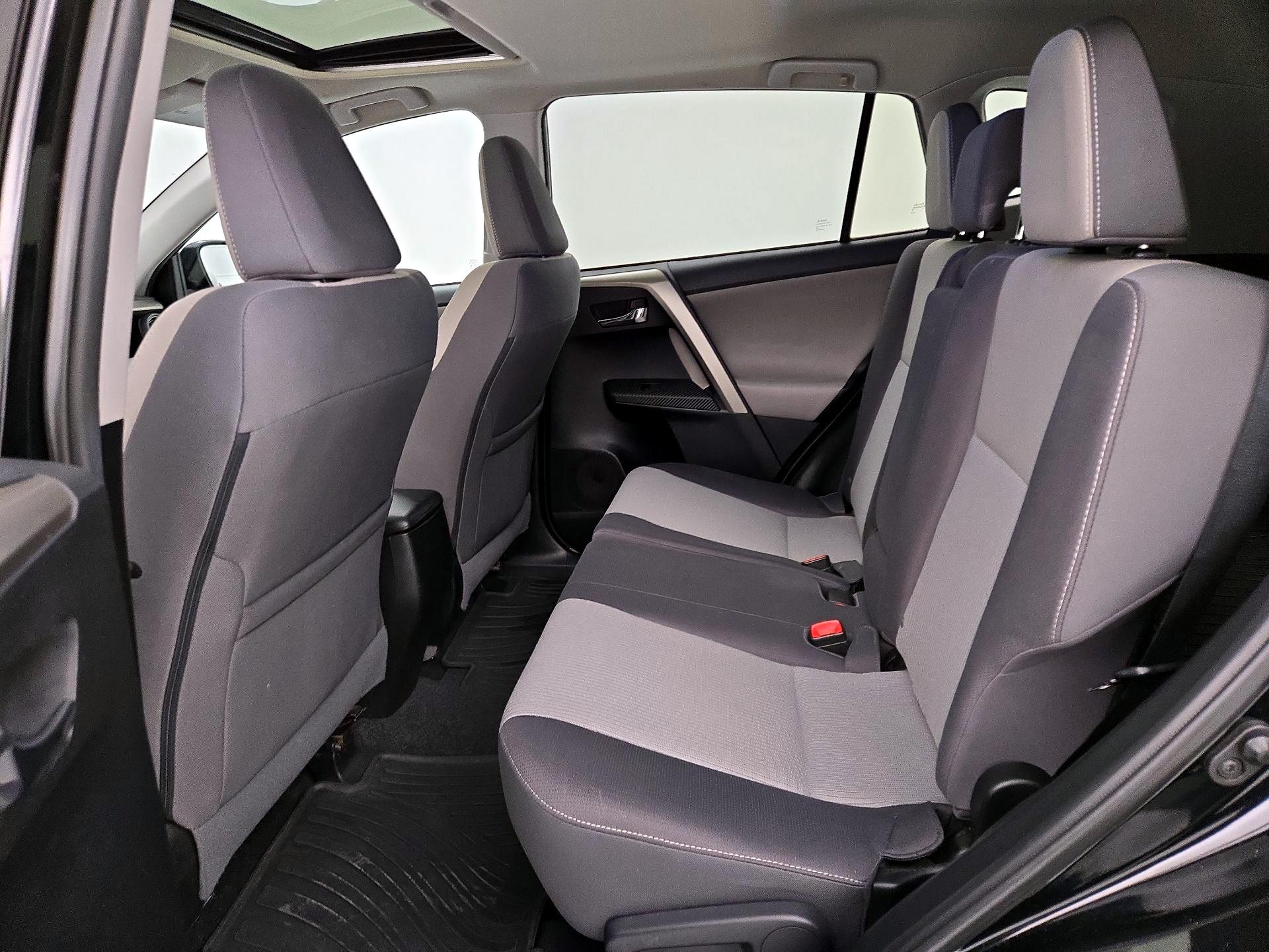 Thumbnail: 2015 Toyota RAV4 - 19