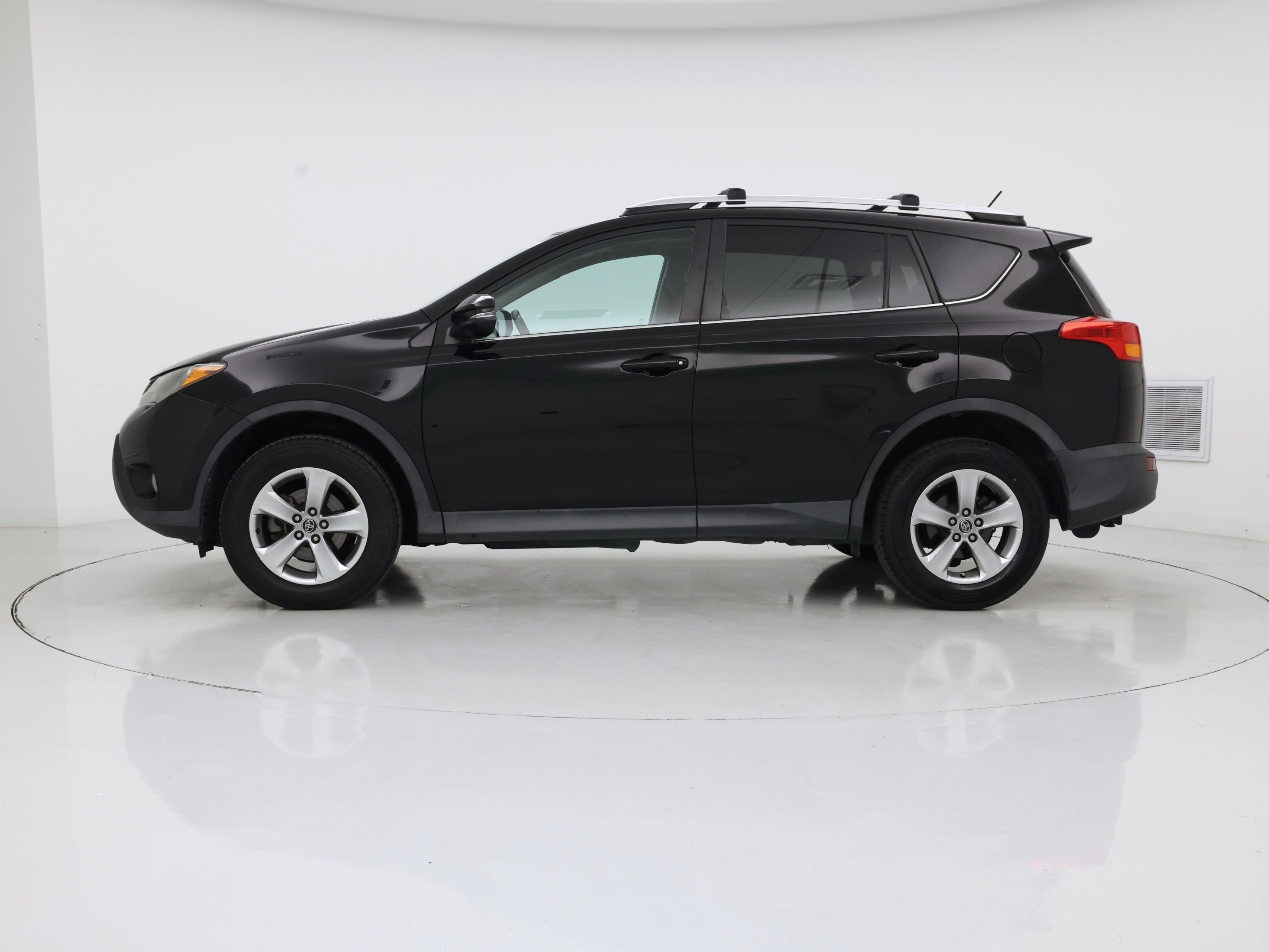 Thumbnail: 2015 Toyota RAV4 - 3