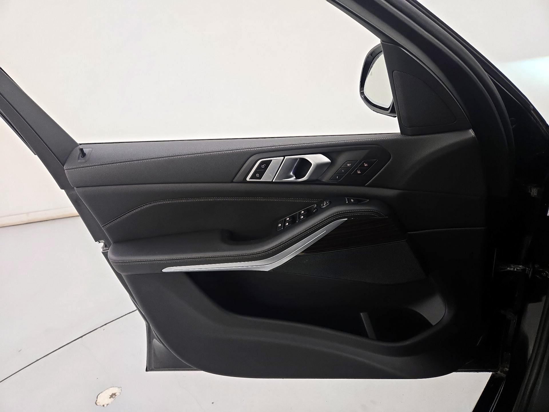 Thumbnail: 2021 BMW X5 - 12