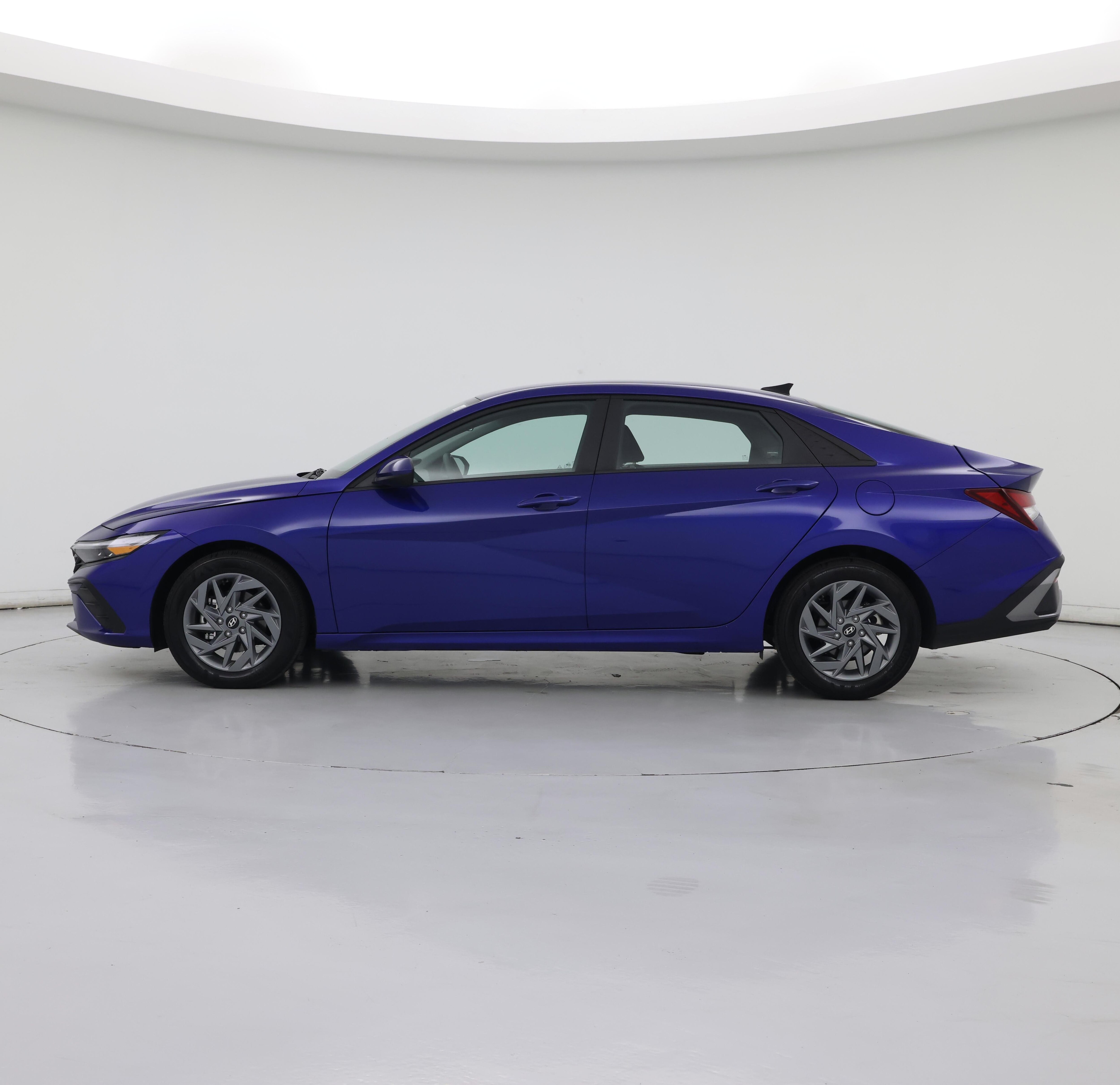 Thumbnail: 2024 Hyundai Elantra - 3