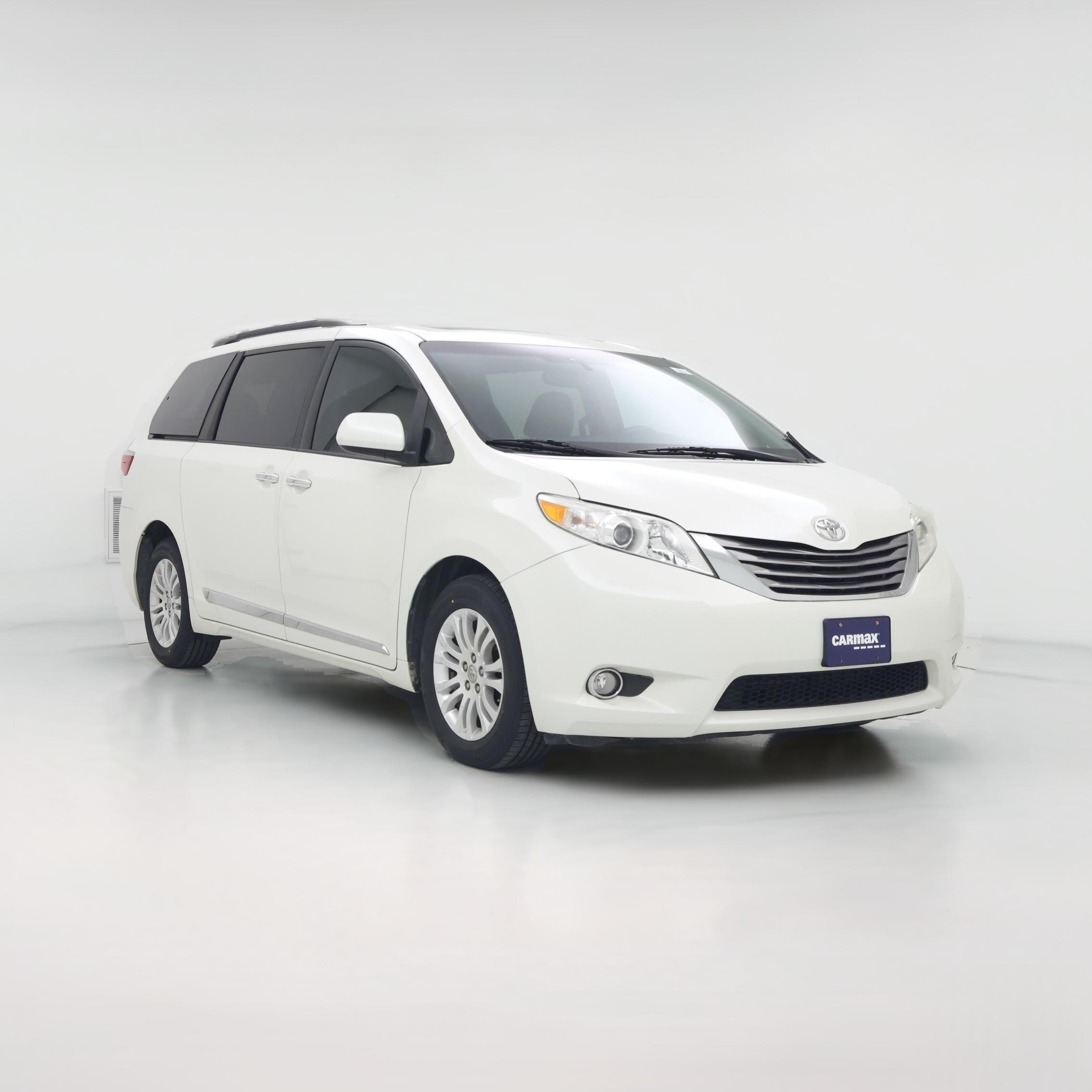 Thumbnail: 2017 Toyota Sienna - 1