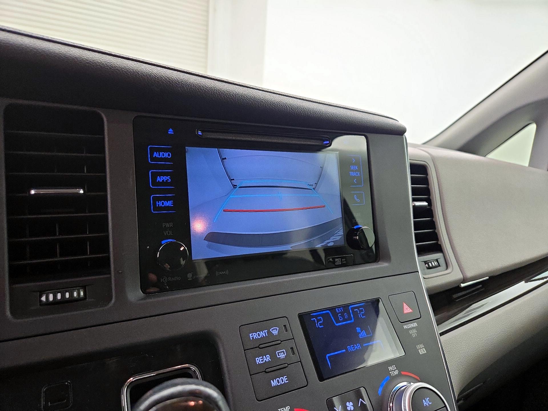 Thumbnail: 2017 Toyota Sienna - 14